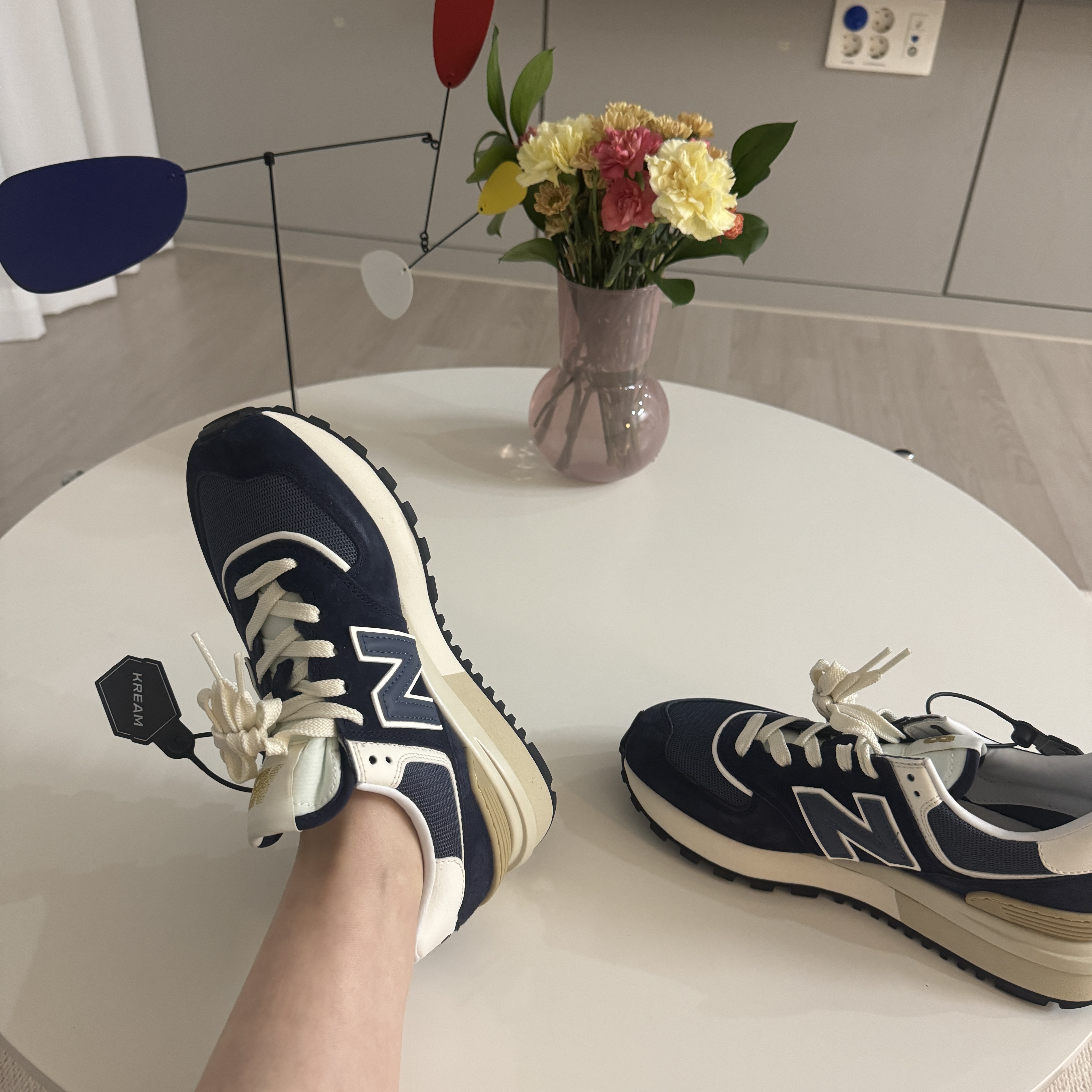New Balance 574 Legacy Navy 착용 스타일