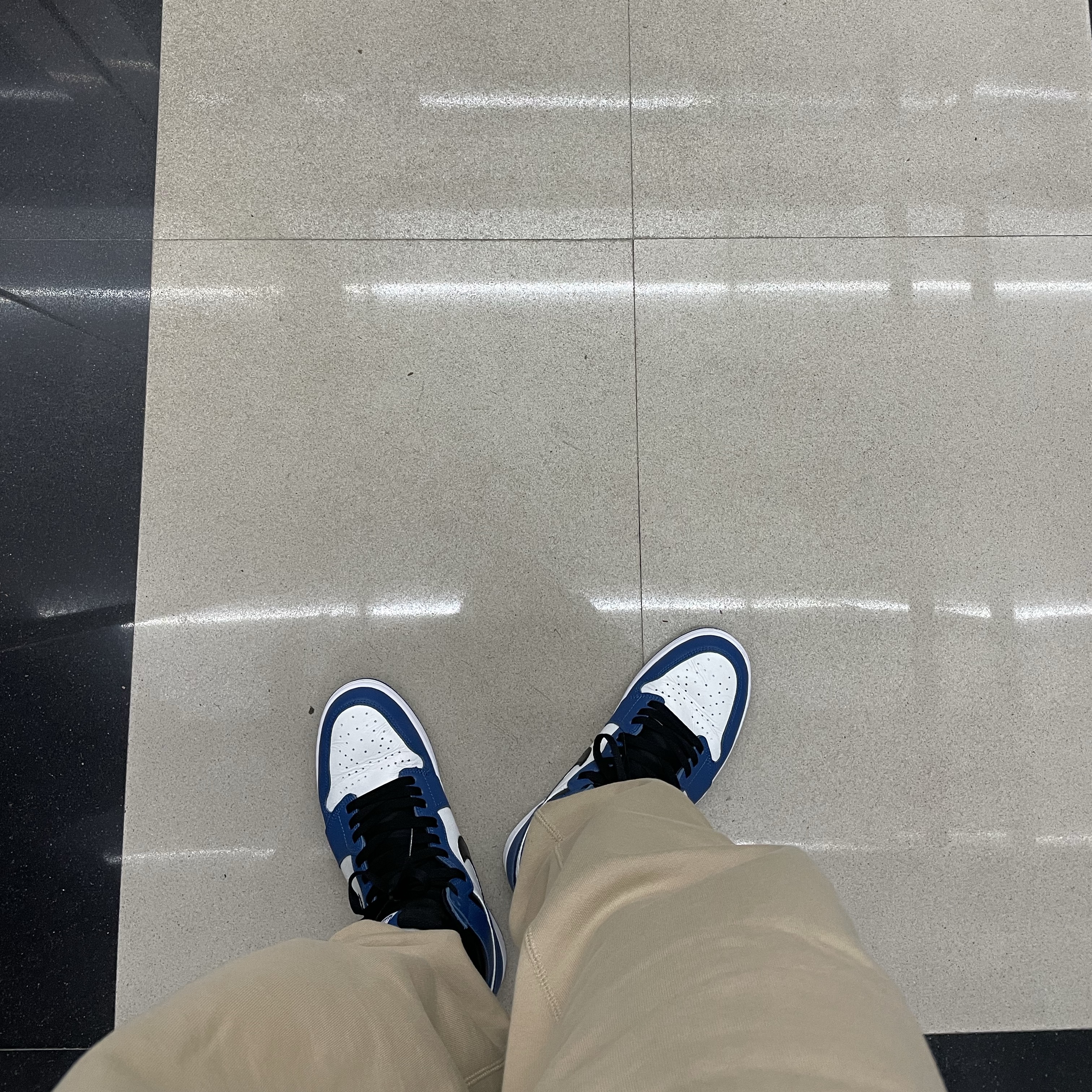 Jordan 1 Retro High OG Dark Marina Blue 착용 스타일
