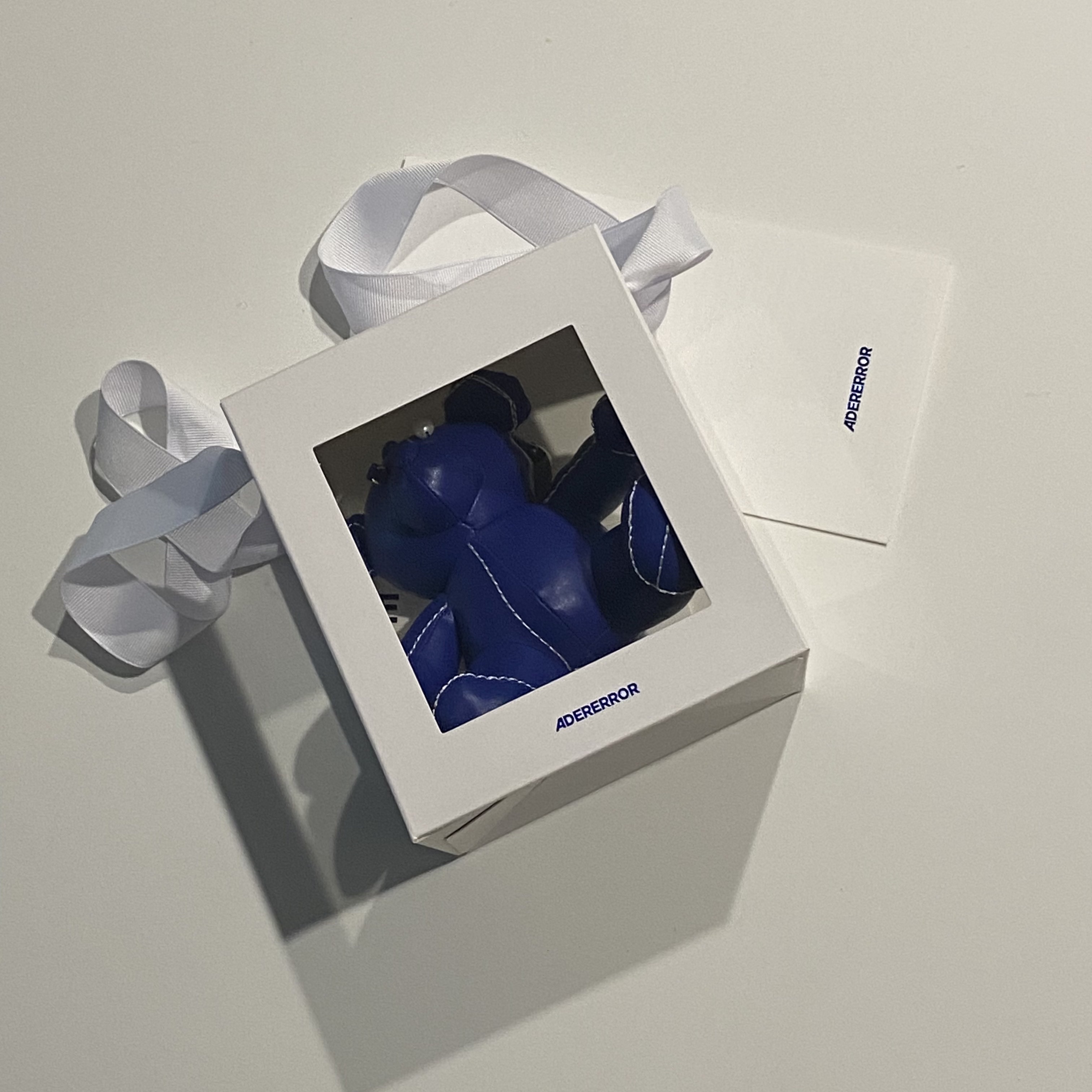 Ader Error Addy Bear Keyring Z-Blue 착용 스타일 - 2