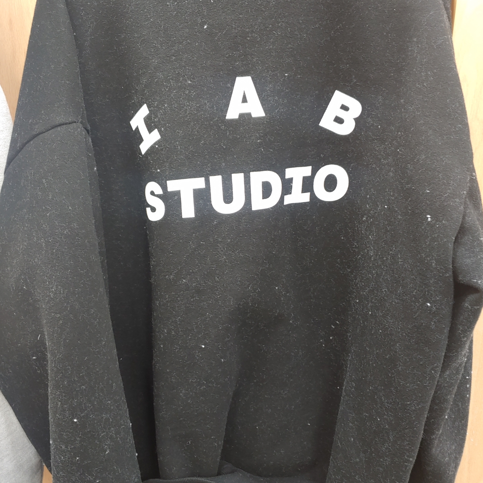 IAB Studio x Obey Icon Extra Heavy Zip Hoodie Grey Heather, IAB Studio Half Zip-Up Black White 착용 스타일 - 3