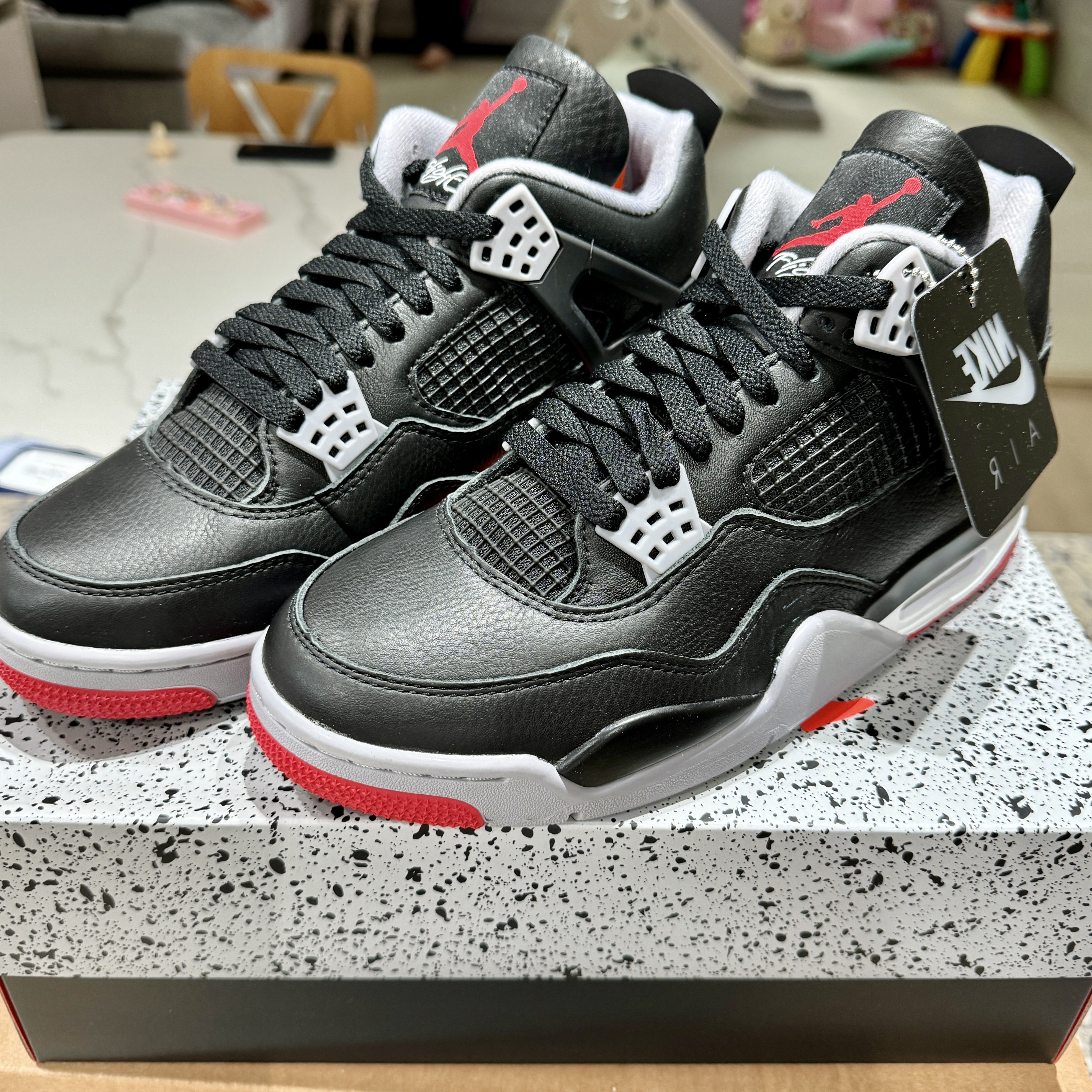 Jordan 4 Retro Bred Reimagined 착용 스타일 - 1