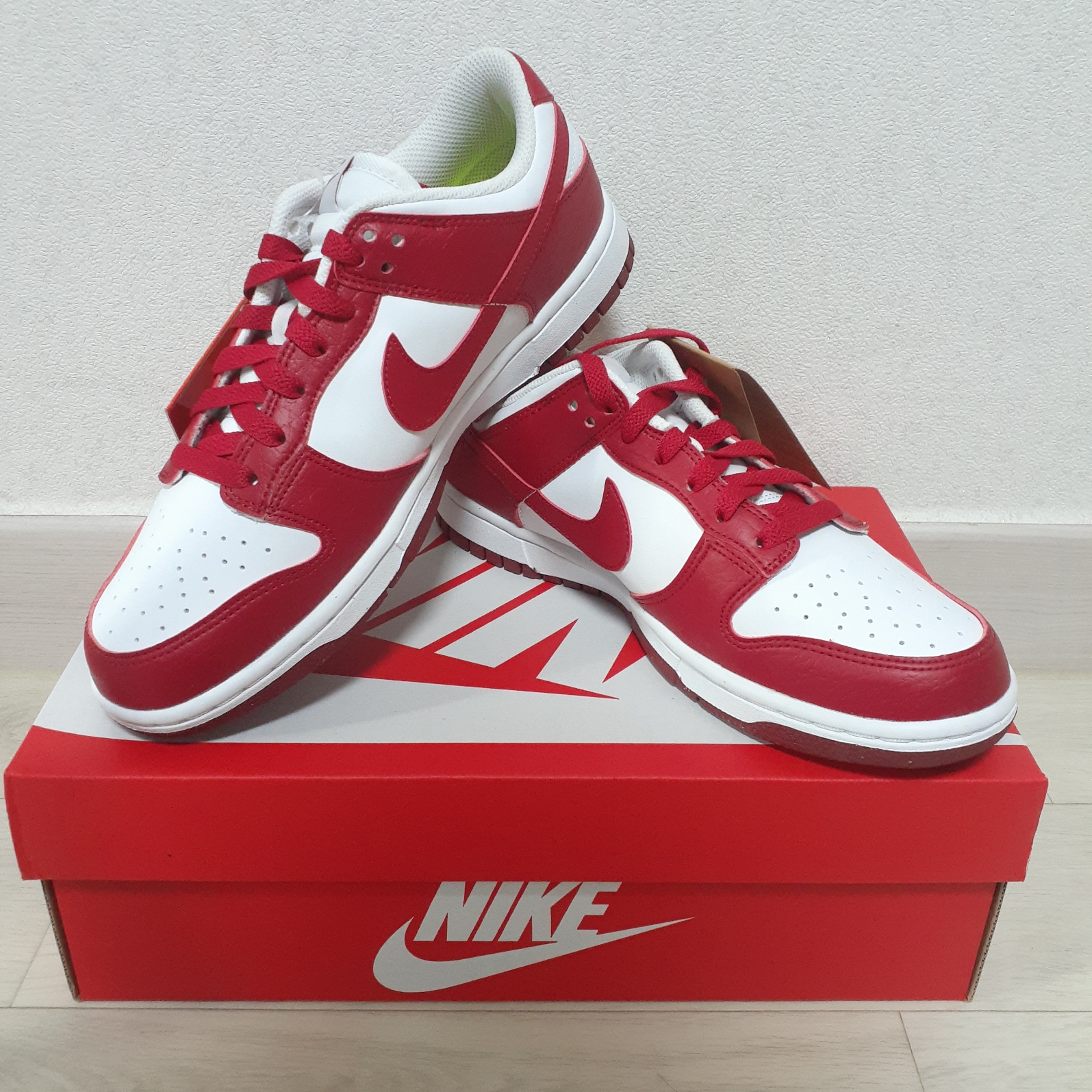 (W) Nike Dunk Low Next Nature Gym Red 착용 스타일 - 1