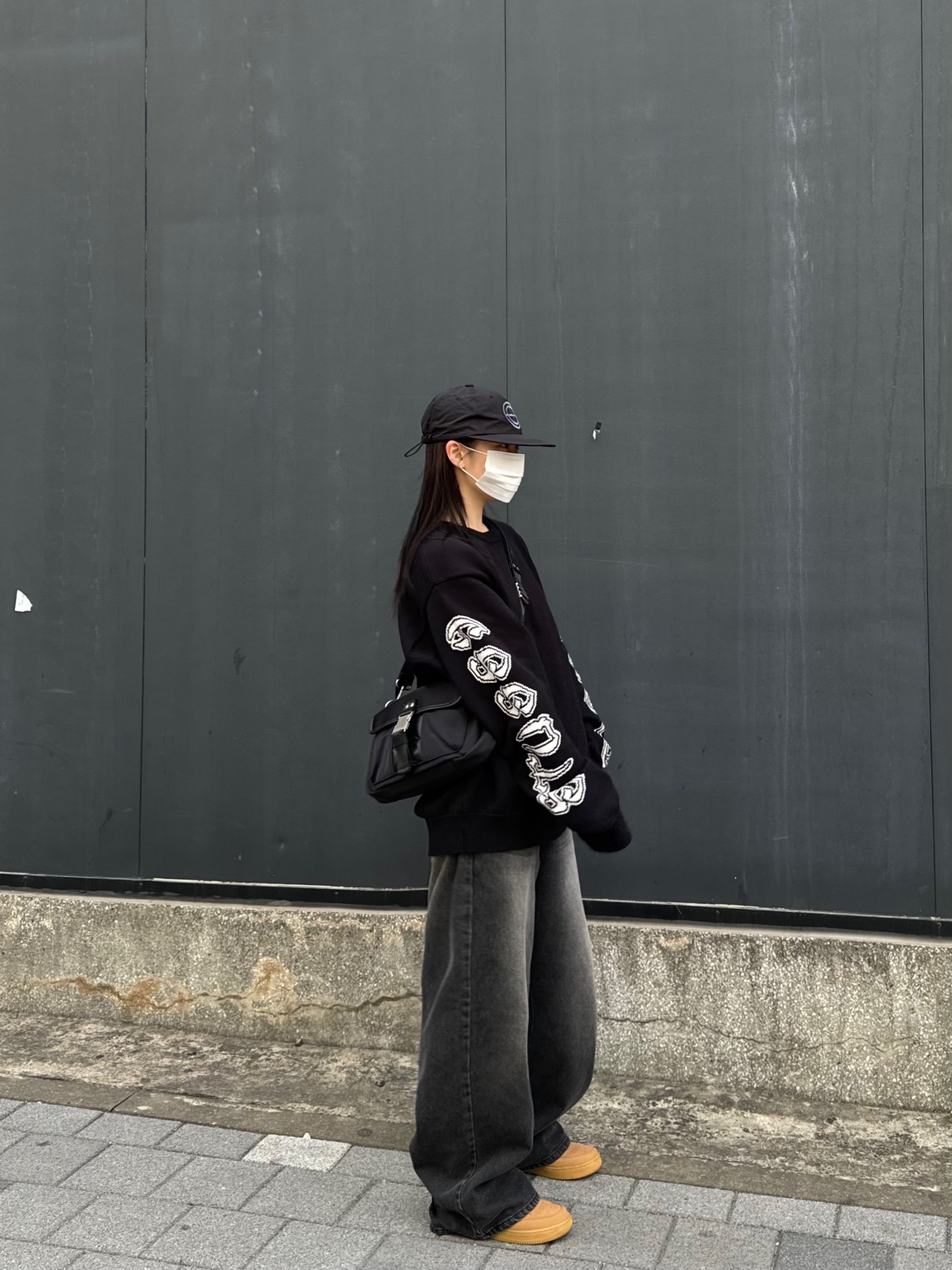 Stussy Sleeve Logo Sweater Black, Nike Air Force 1 '07 WB Flax 착용 스타일 - 2