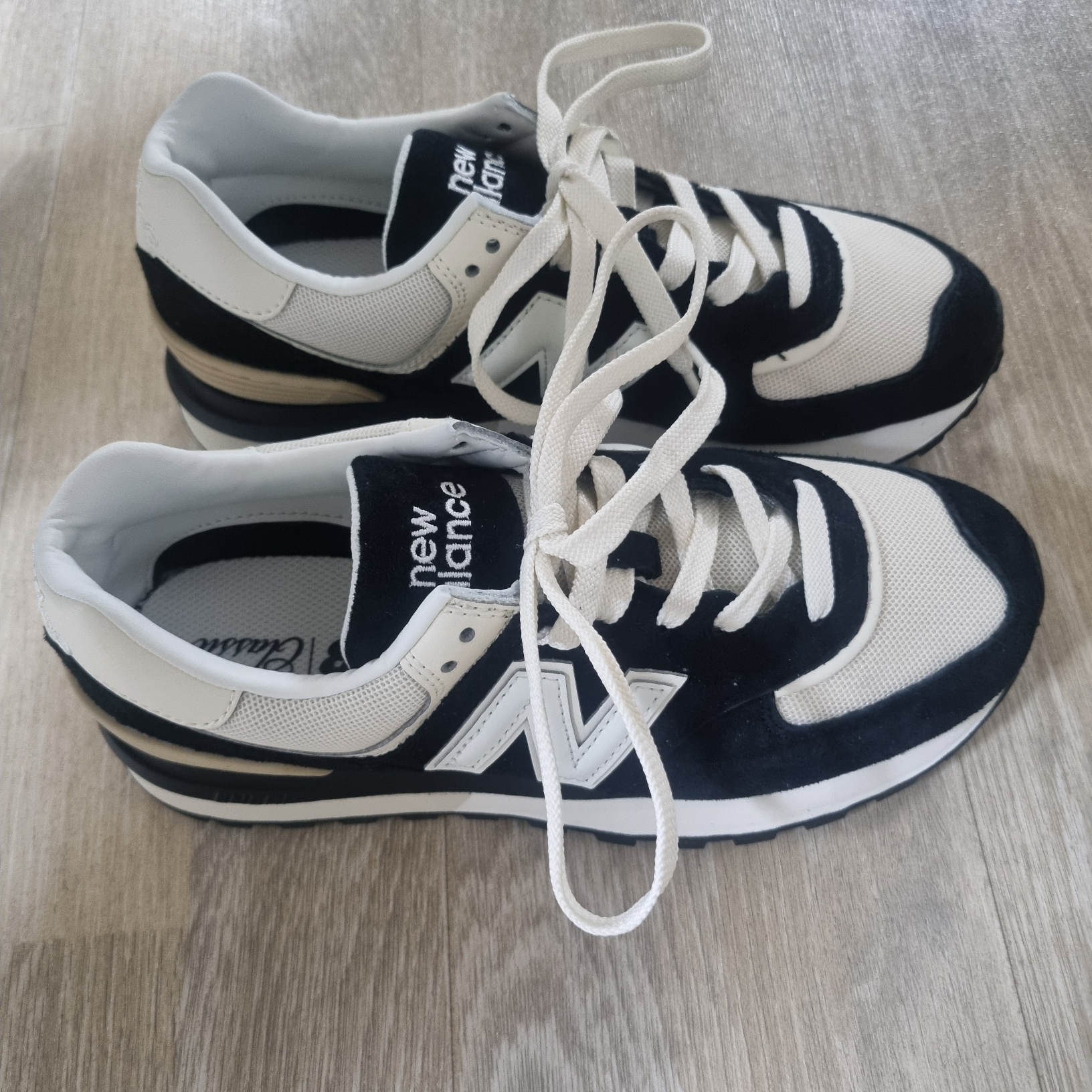 New Balance 574 Legacy Black Angora 착용 스타일