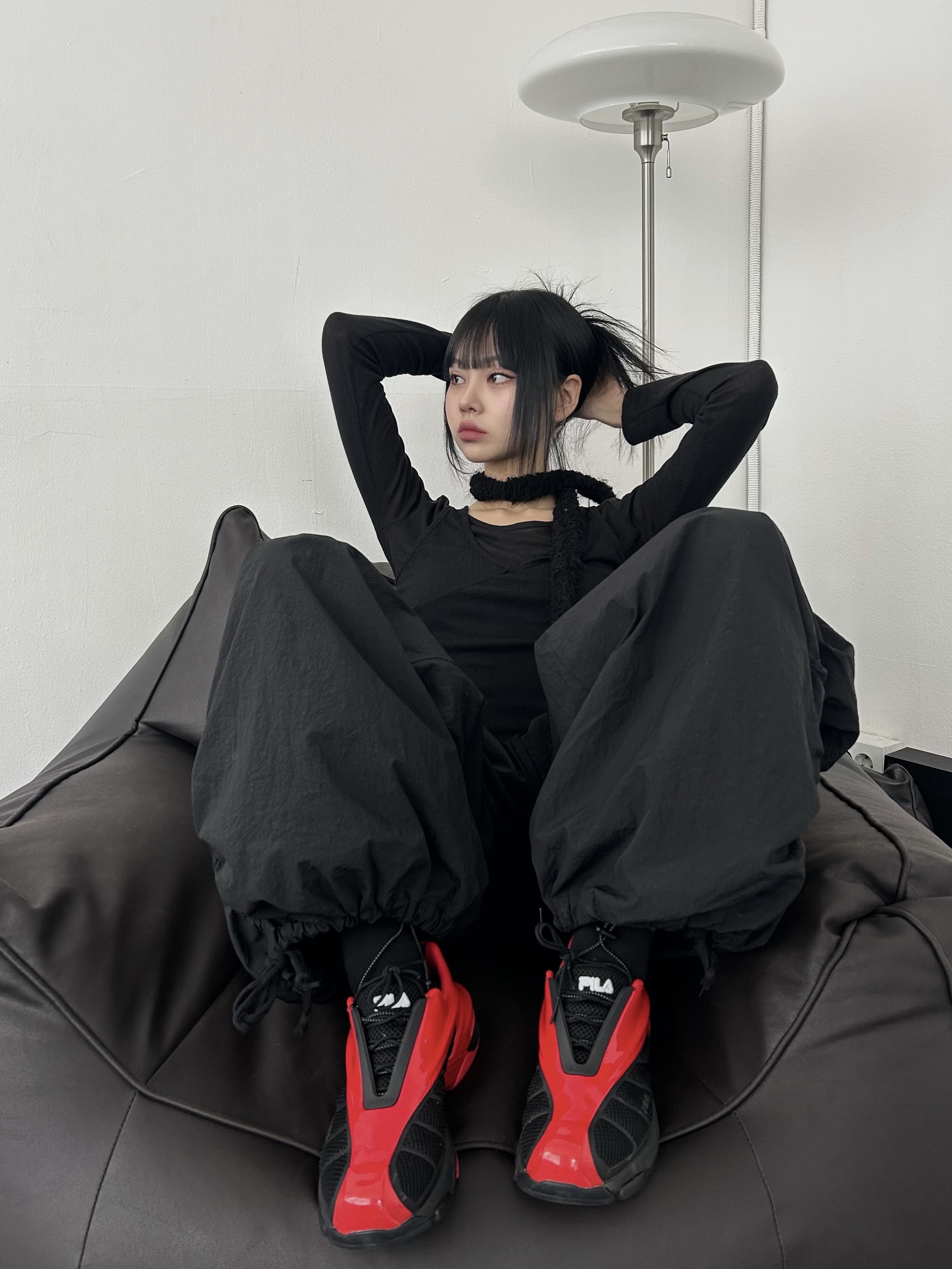Fila Replica 2002 Black Red 착용 스타일 - 1