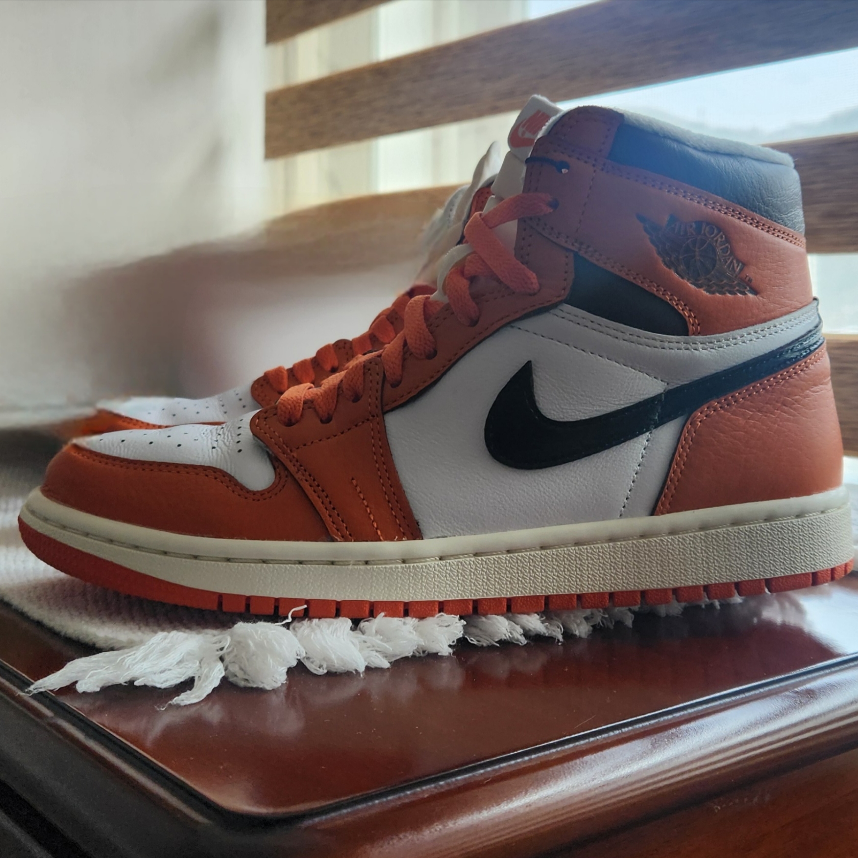 (W) Jordan 1 Retro High OG Starfish 착용 스타일