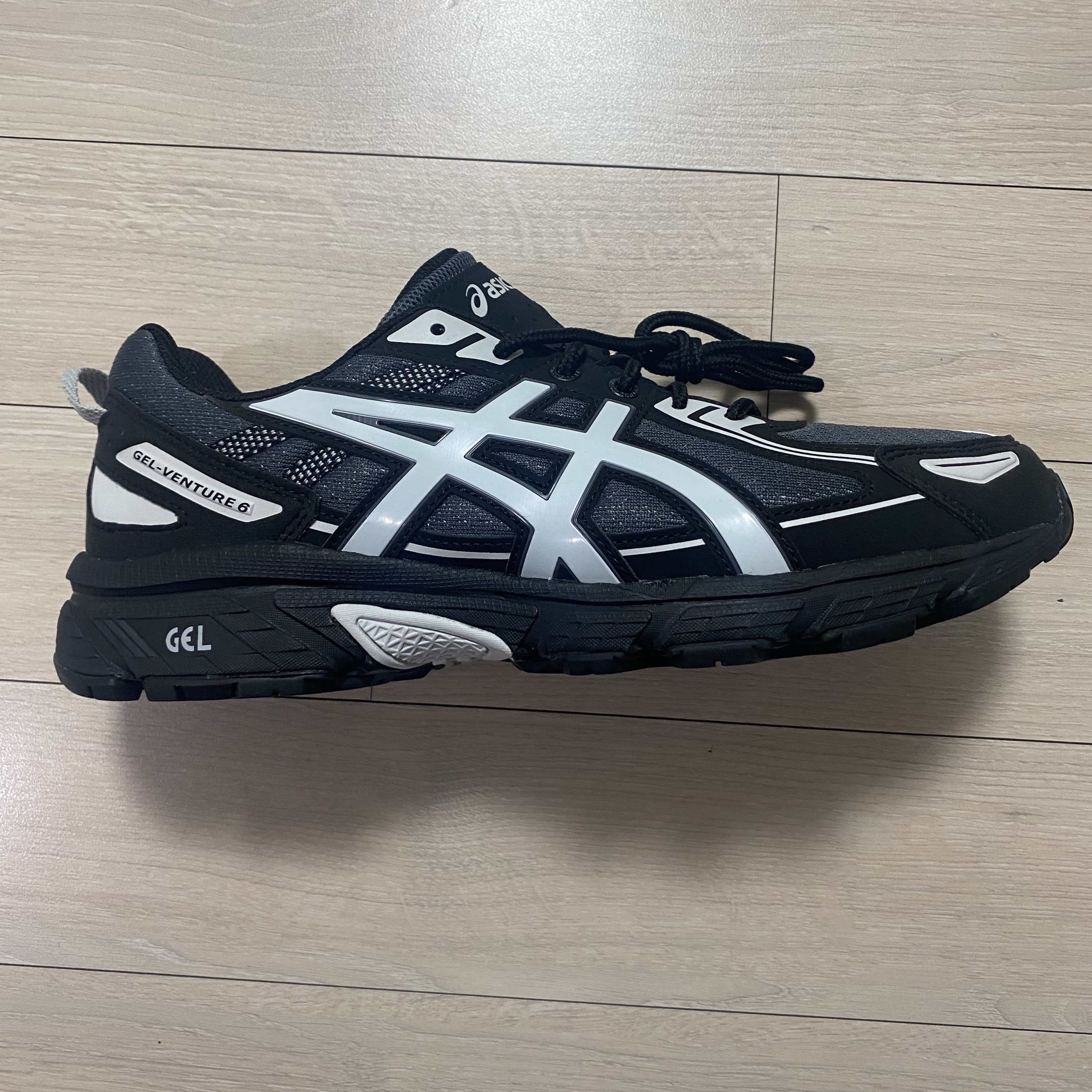 Asics Gel-Venture 6 Carrier Grey 착용 스타일 - 1