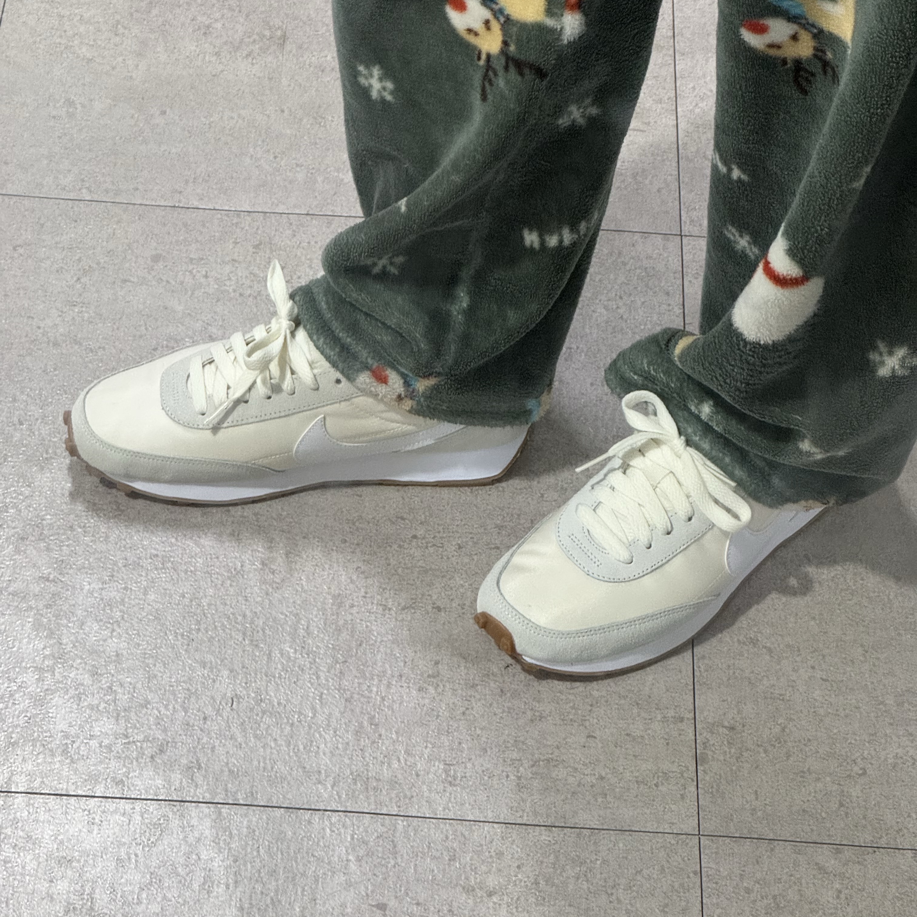 (W) Nike Daybreak Summit White 착용 스타일