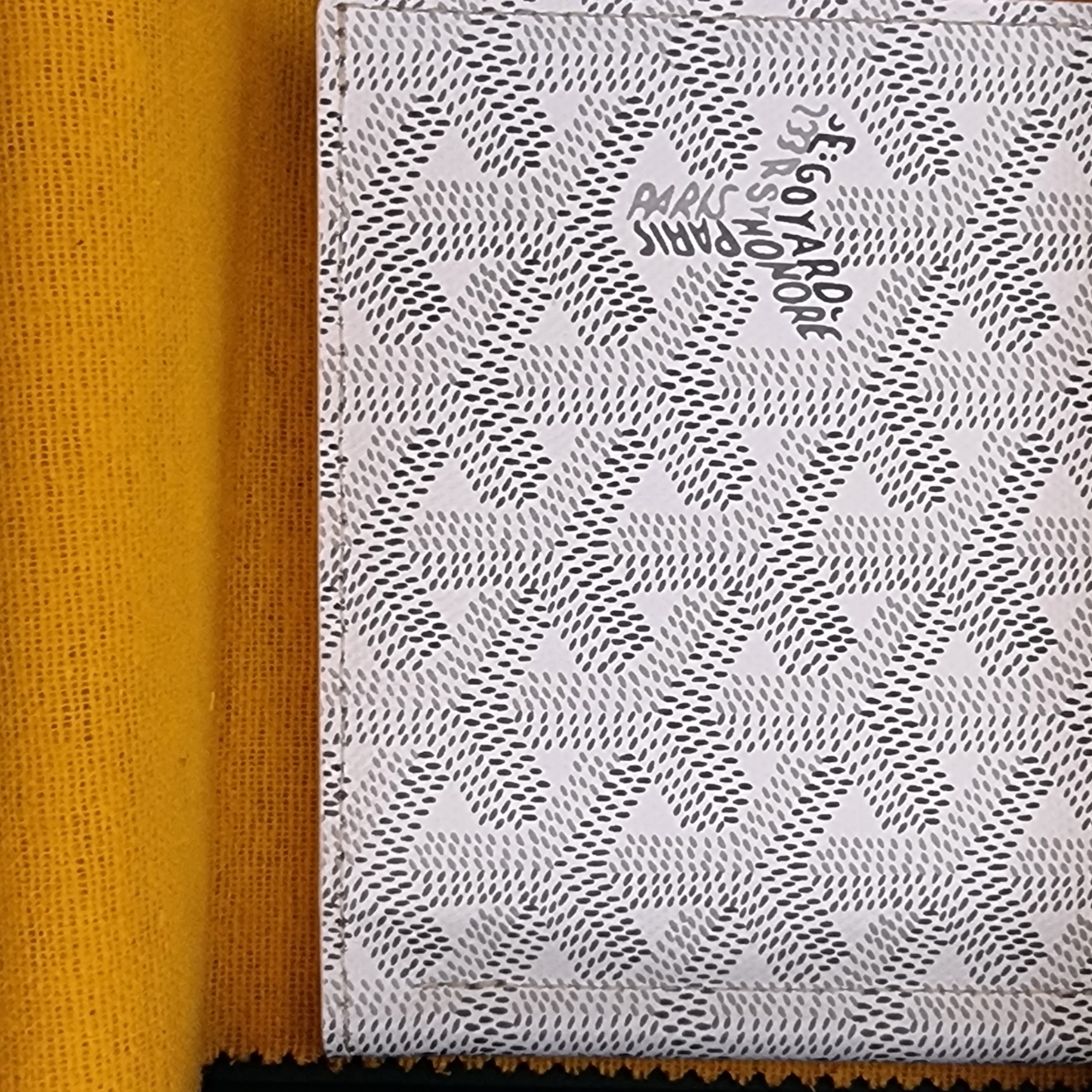 Goyard Saint Thomas Bill Fold Wallet Grey 착용 스타일