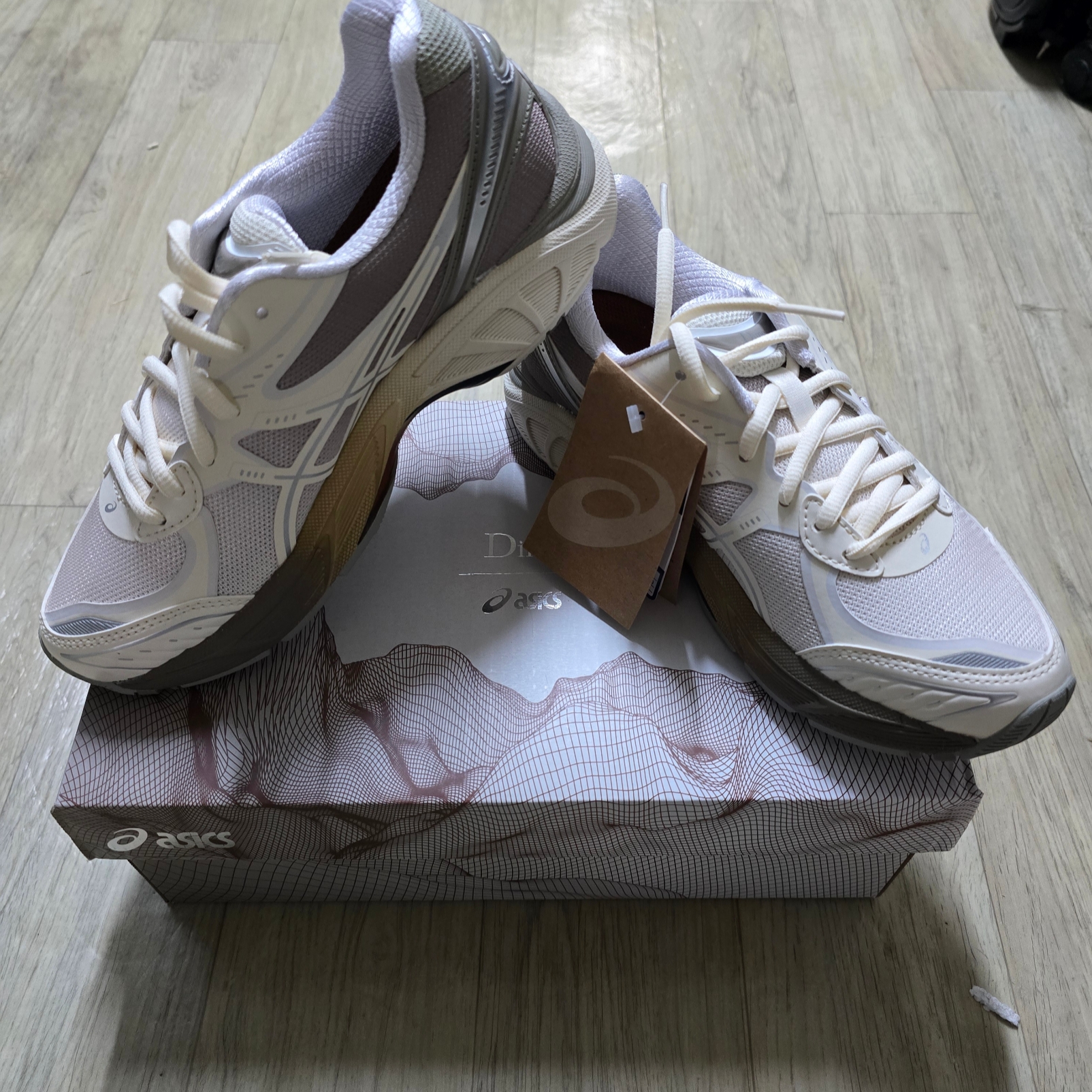 Asics x Dime GT-2160 Arctic Wolf London Fog 착용 스타일 - 3