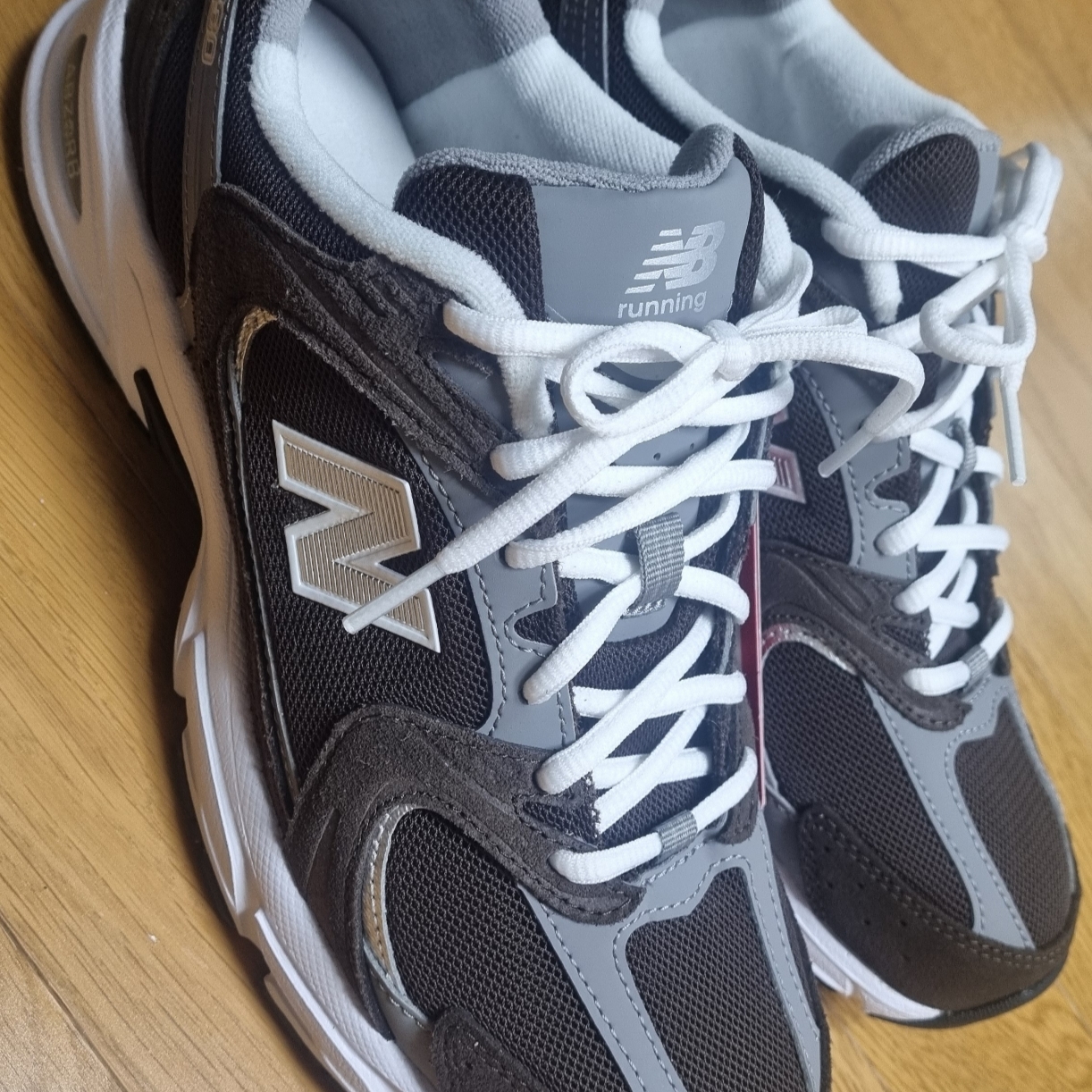 New Balance 530 Rich Earth 착용 스타일