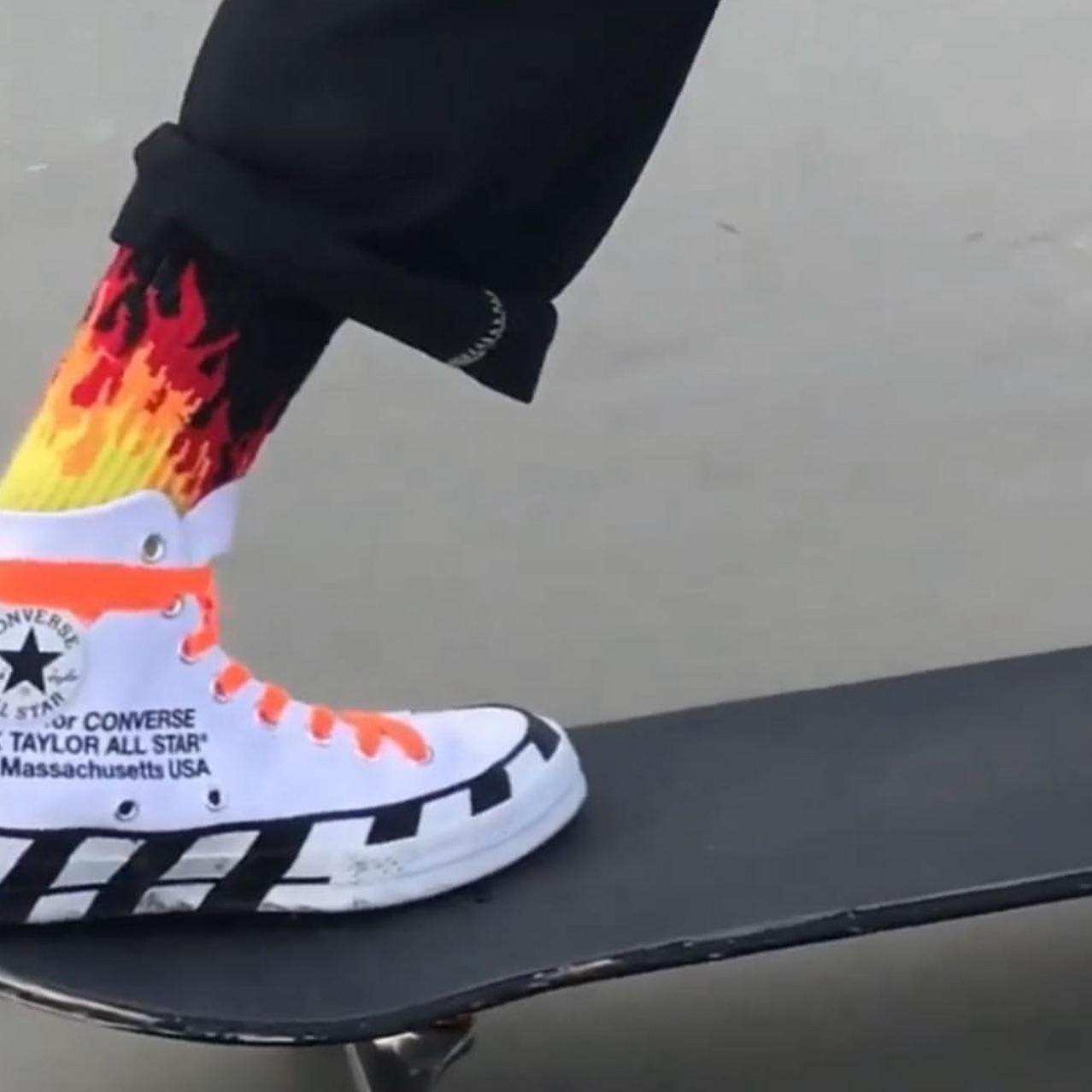 Converse x Off-White Chuck 70 High V2 2021 착용 스타일 - 1