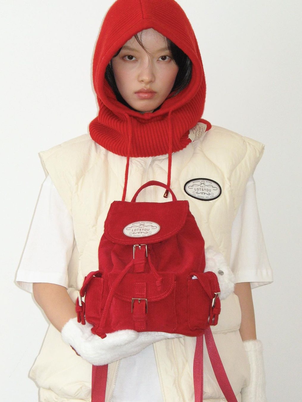 Lots You Holiday Chubby Backpack Red, LOTS YOU Nostalgia Chubby Backpack Black 착용 스타일