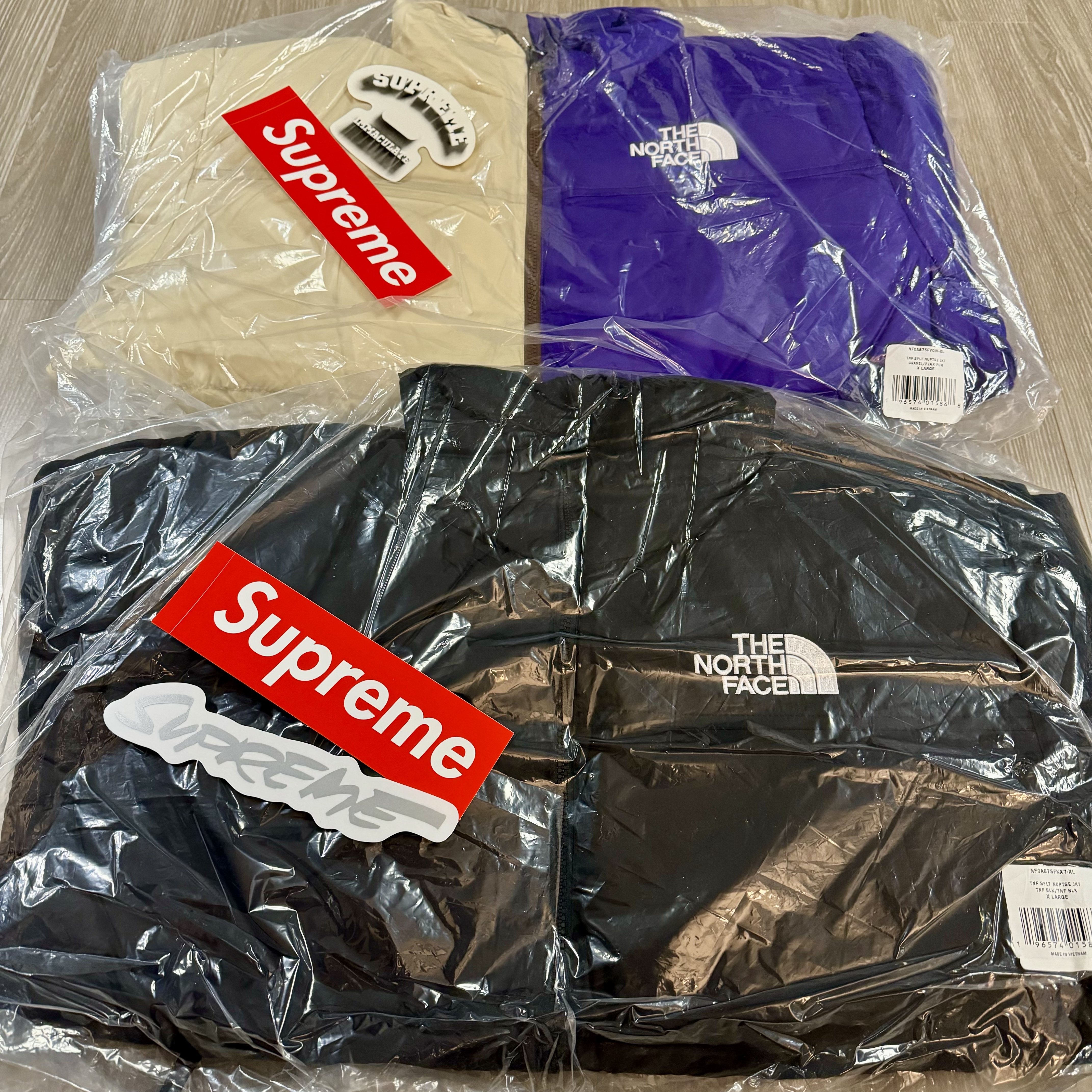 Supreme x The North Face Split Nuptse Jacket Tan - 24SS, Supreme x The North Face Split Nuptse Jacket Black - 24SS 착용 스타일