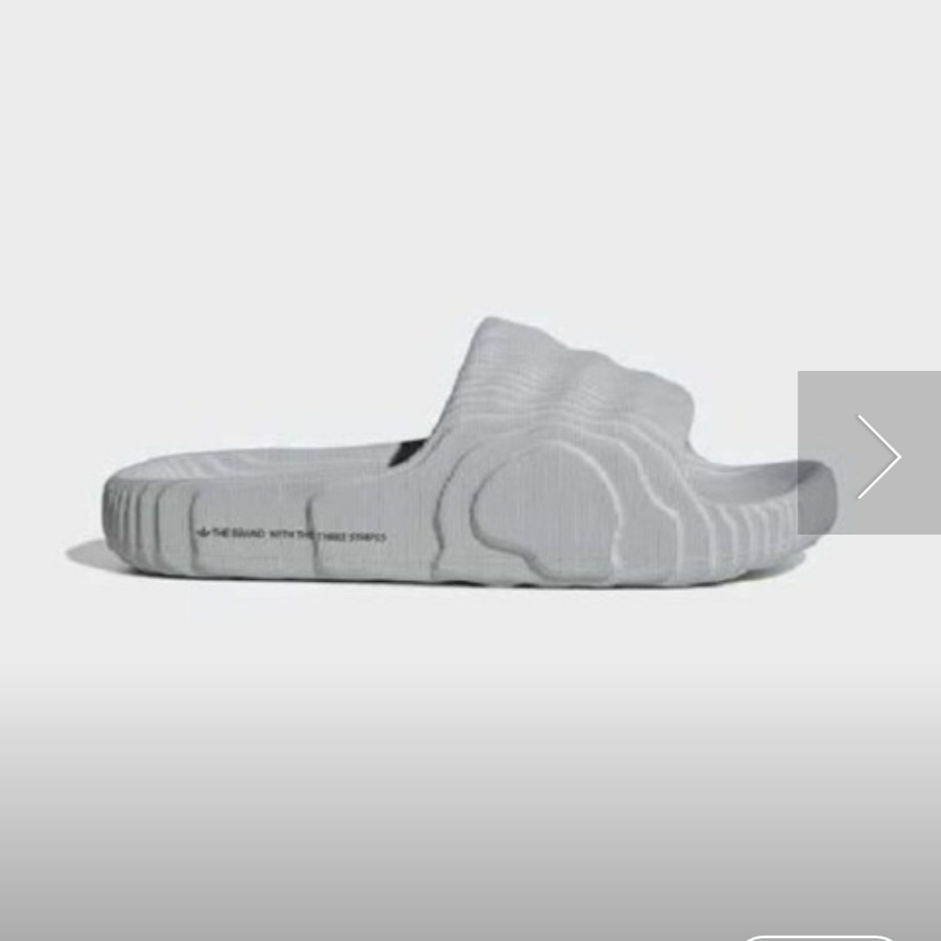 Adidas Adilette 22 Clear Grey 착용 스타일