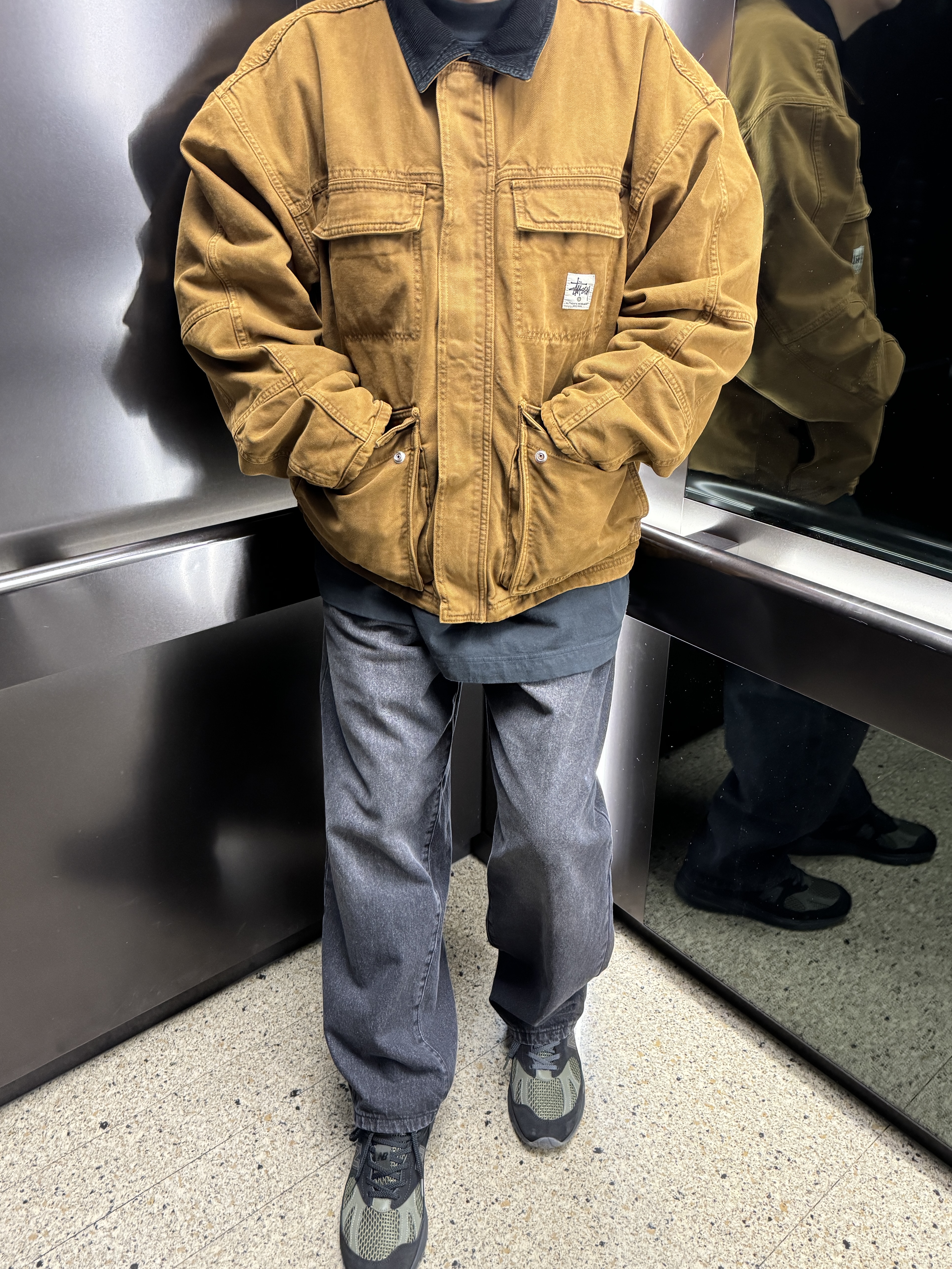 Stussy Washed Canvas Shop Jacket Bronze, Yeezy Gap Engineered By Balenciaga Dove Long Sleeve T-Shirt Black 착용 스타일