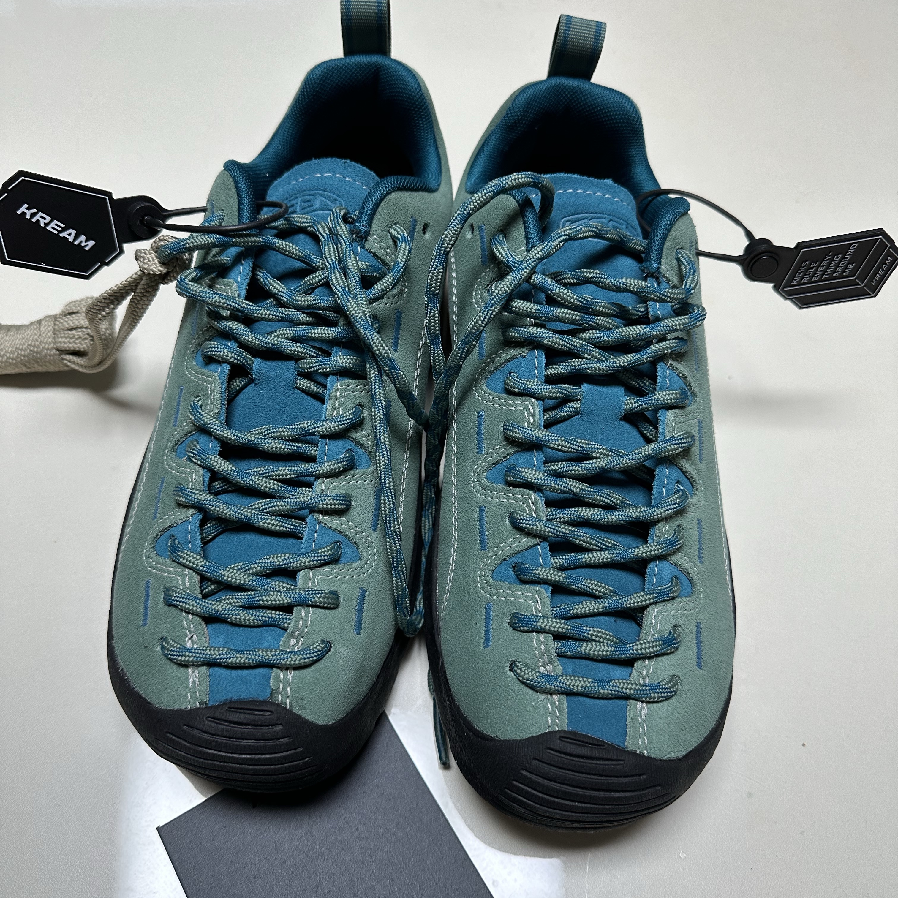 (W) Keen Jasper Sneakers Dark Forest 착용 스타일 - 1