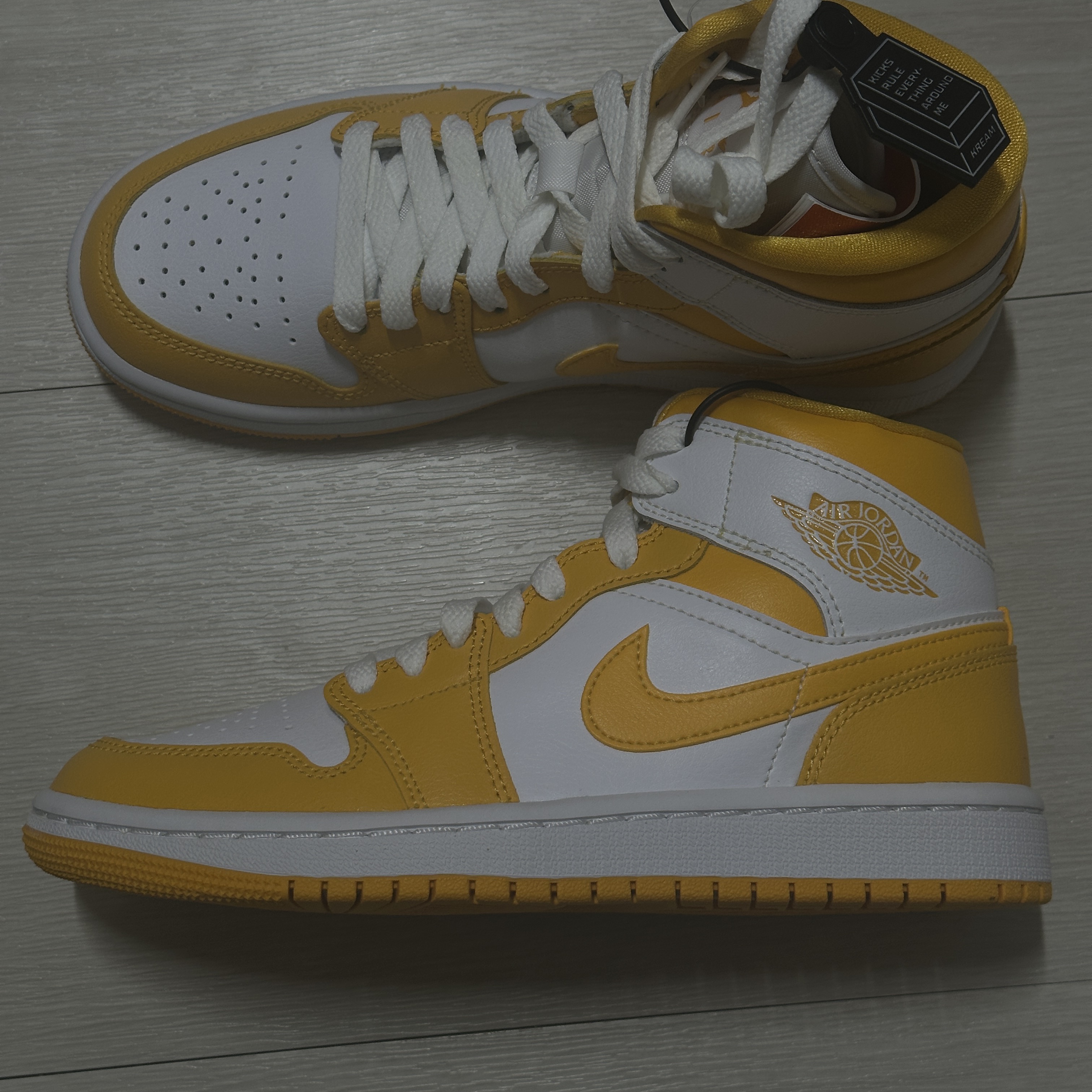 (W) Jordan 1 Mid University Gold 착용 스타일 - 4