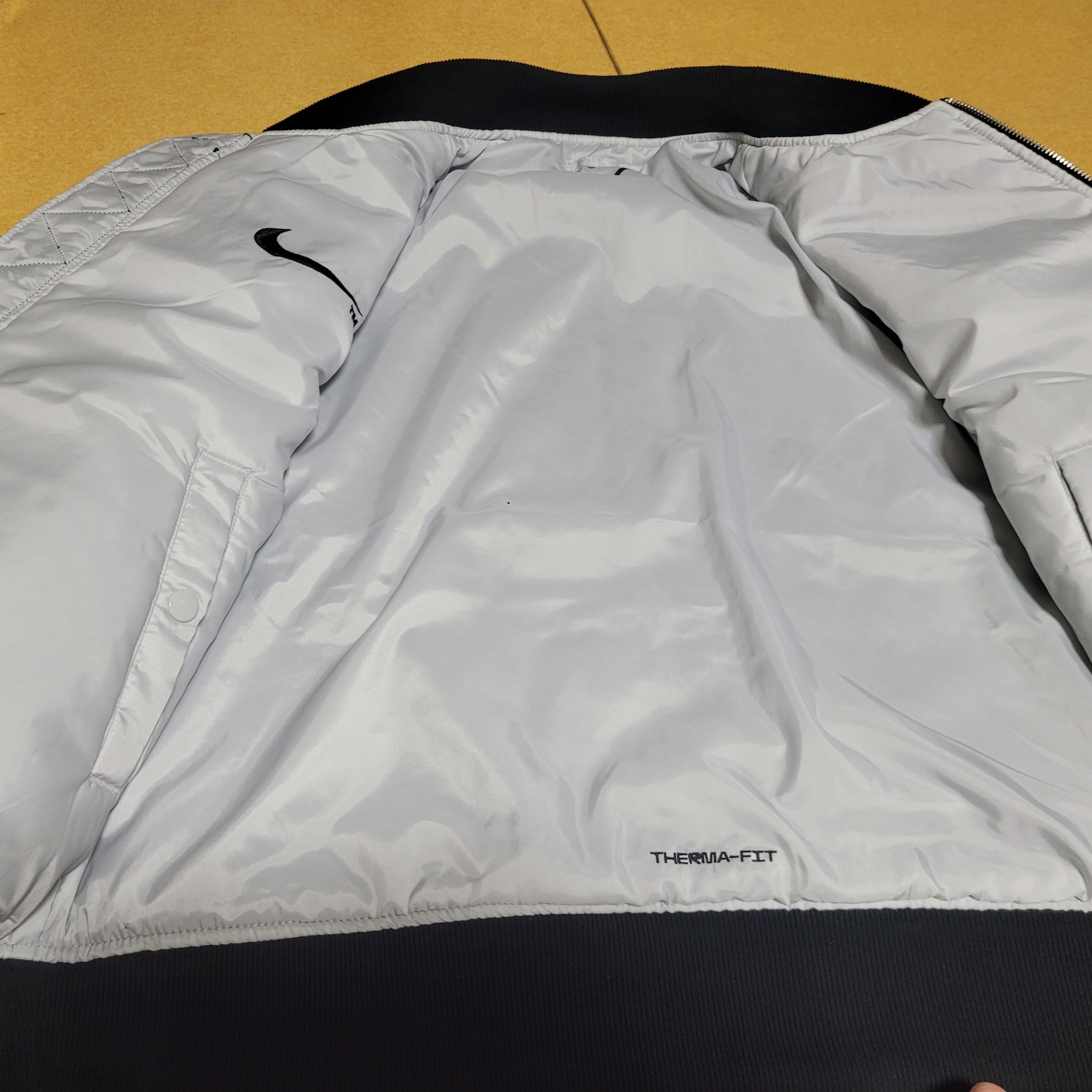 Nike NSW Swoosh Therma-Fit Bomber Black - Asia 착용 스타일 - 2