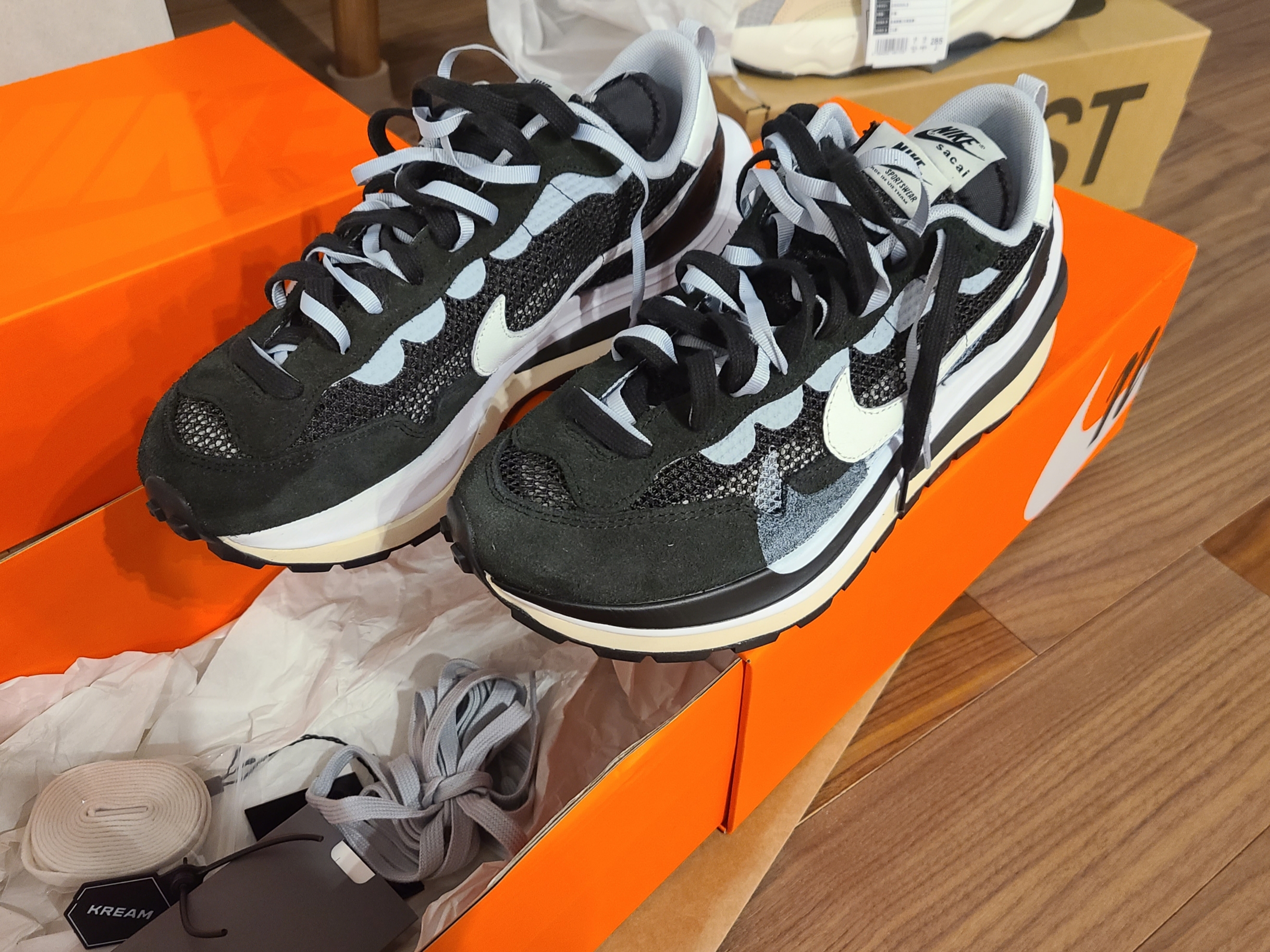 Nike x Sacai VaporWaffle Black White 착용 스타일