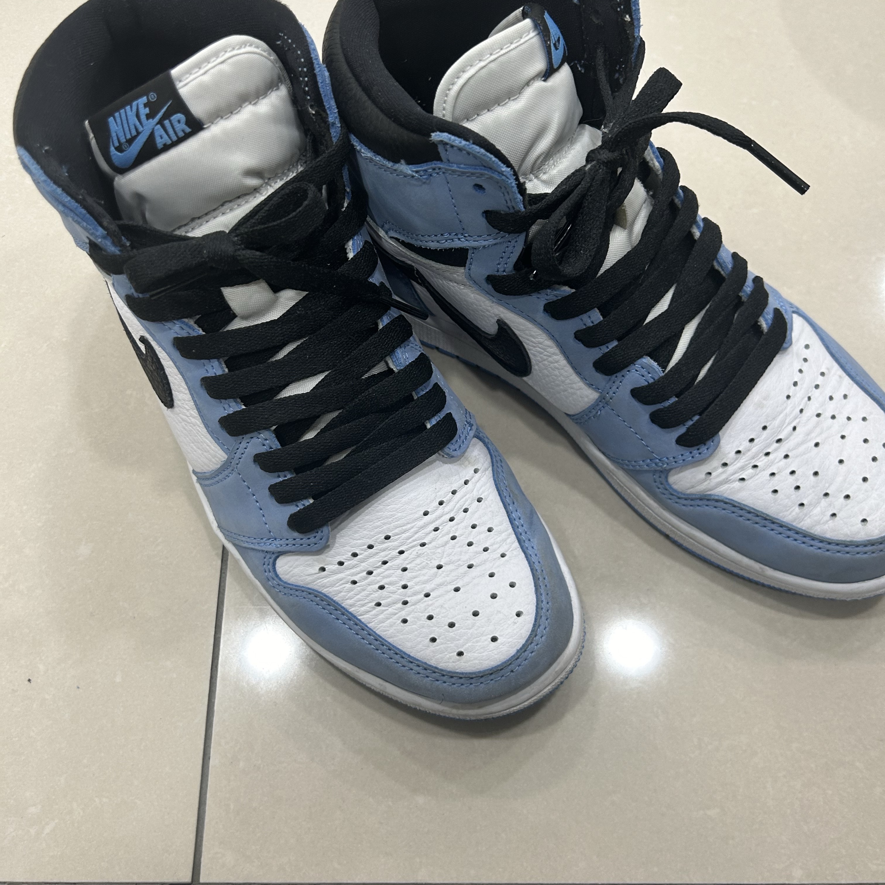 Jordan 1 Retro High OG University Blue 착용 스타일