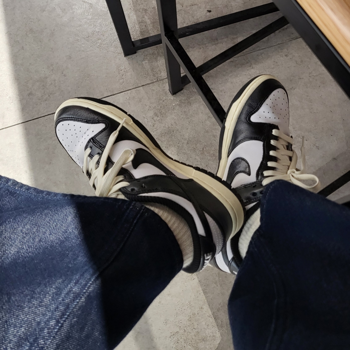 (W) Nike Dunk Low Vintage Black and White 착용 스타일