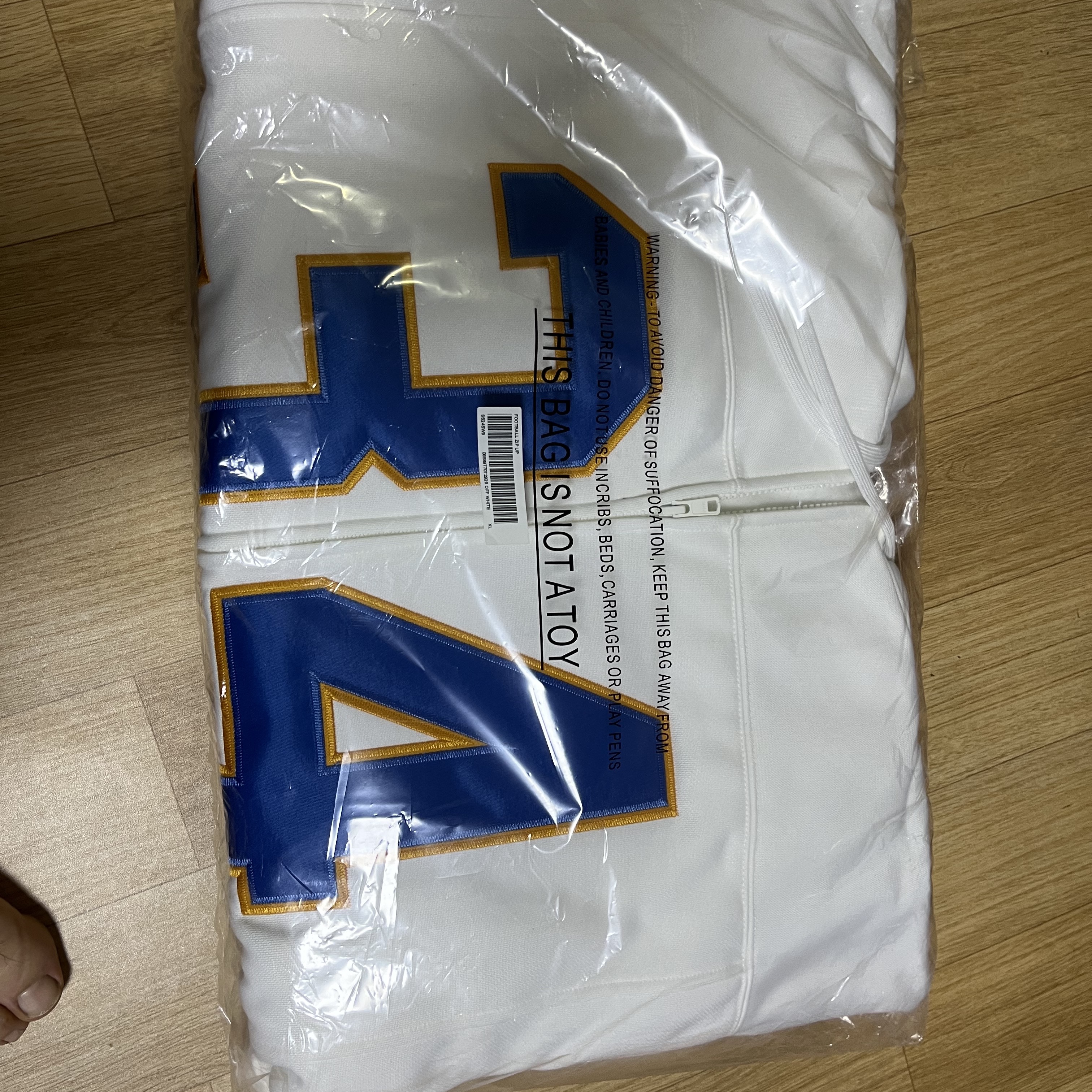 Supreme Football Zip Up Hooded Sweatshirt White - 24SS 착용 스타일