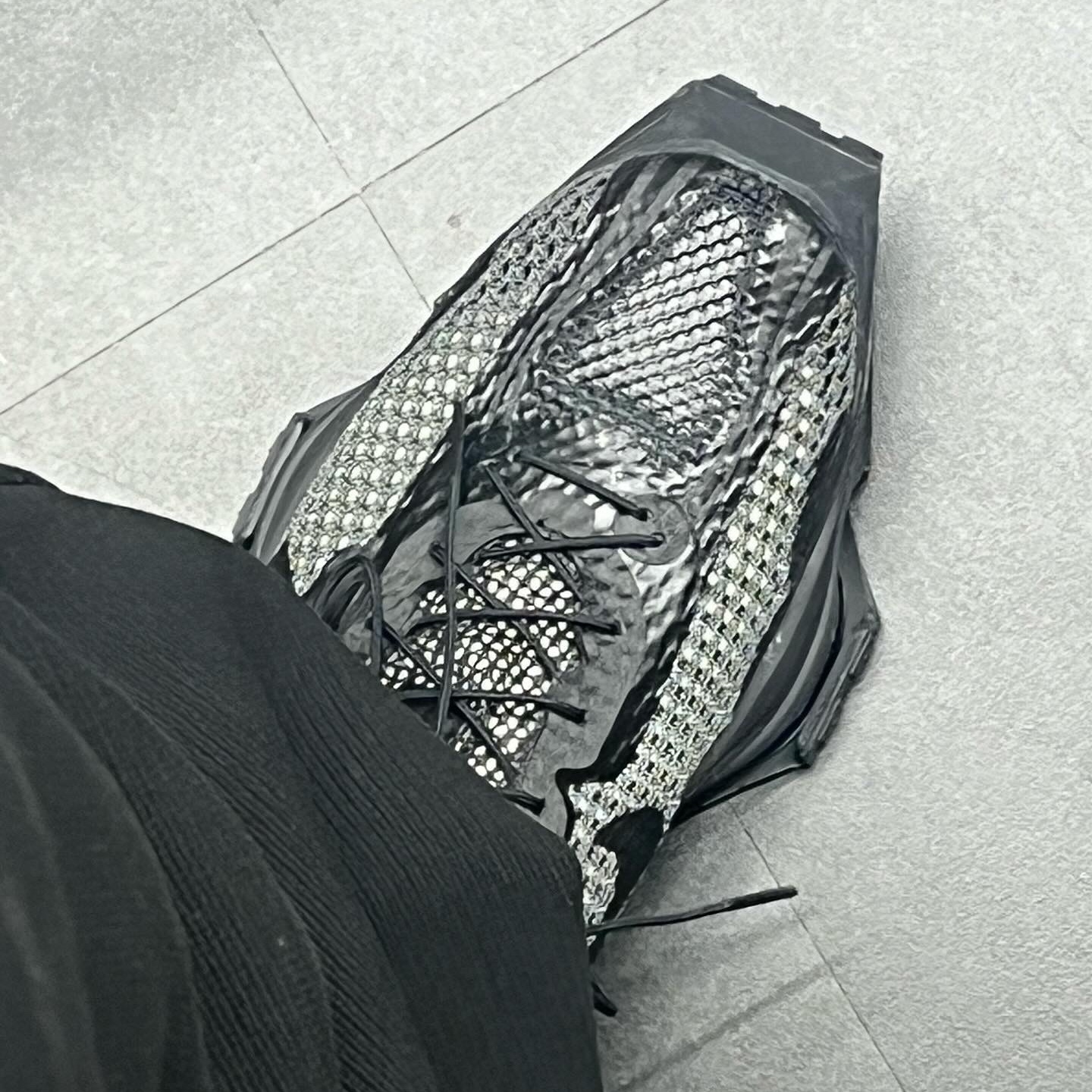 Nike x Matthew M Williams Zoom 004 Triple Black 착용 스타일 - 2