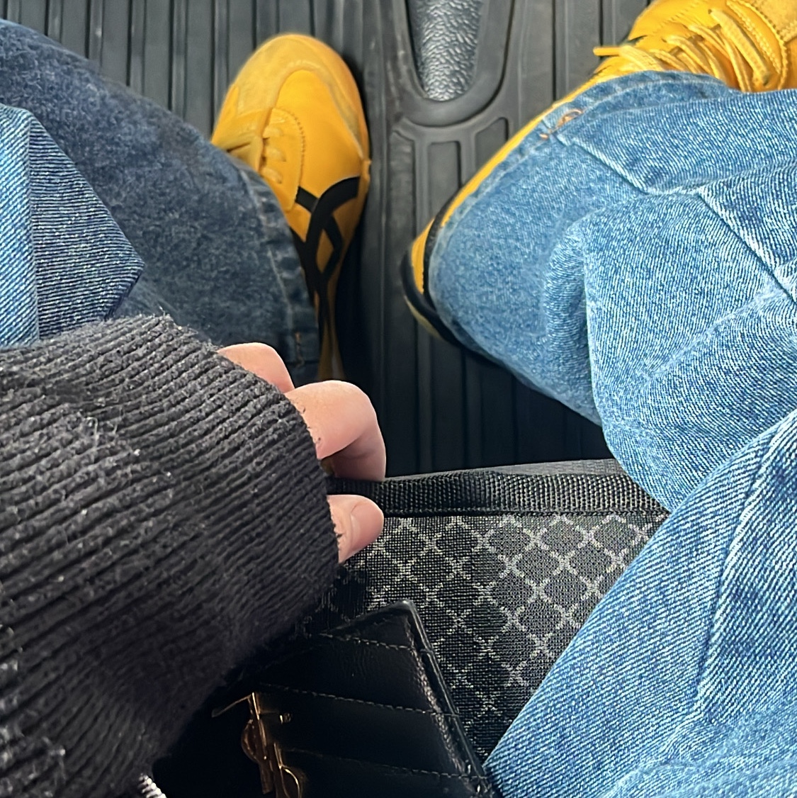 Onitsuka Tiger Mexico 66 Yellow Black 착용 스타일