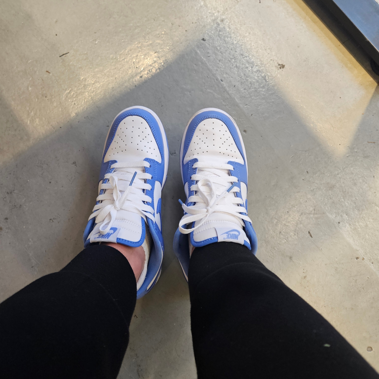 Nike Dunk Low Retro White Polar Blue 착용 스타일 - 3