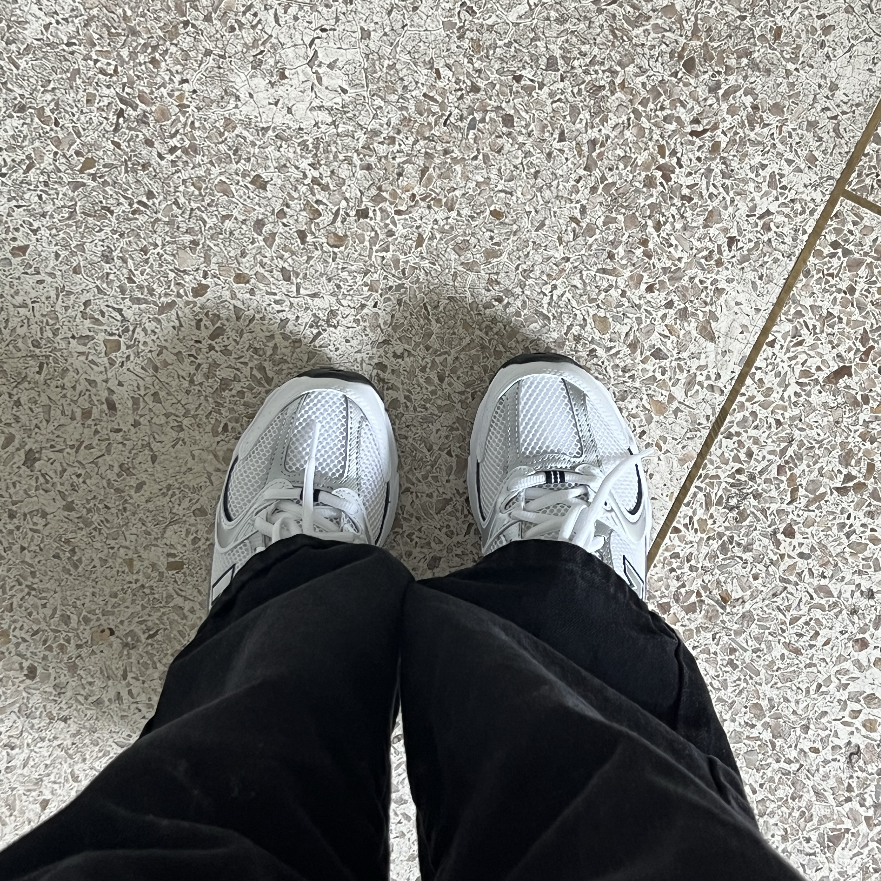 New Balance 530 White 착용 스타일