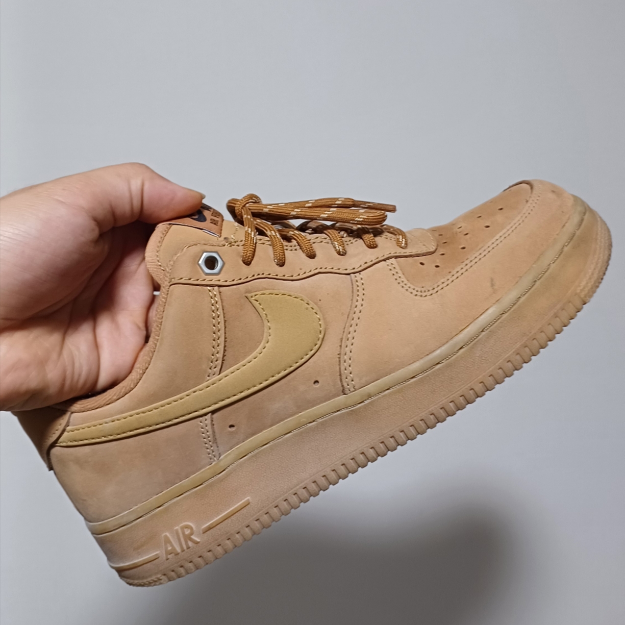 Nike Air Force 1 '07 WB Flax 착용 스타일