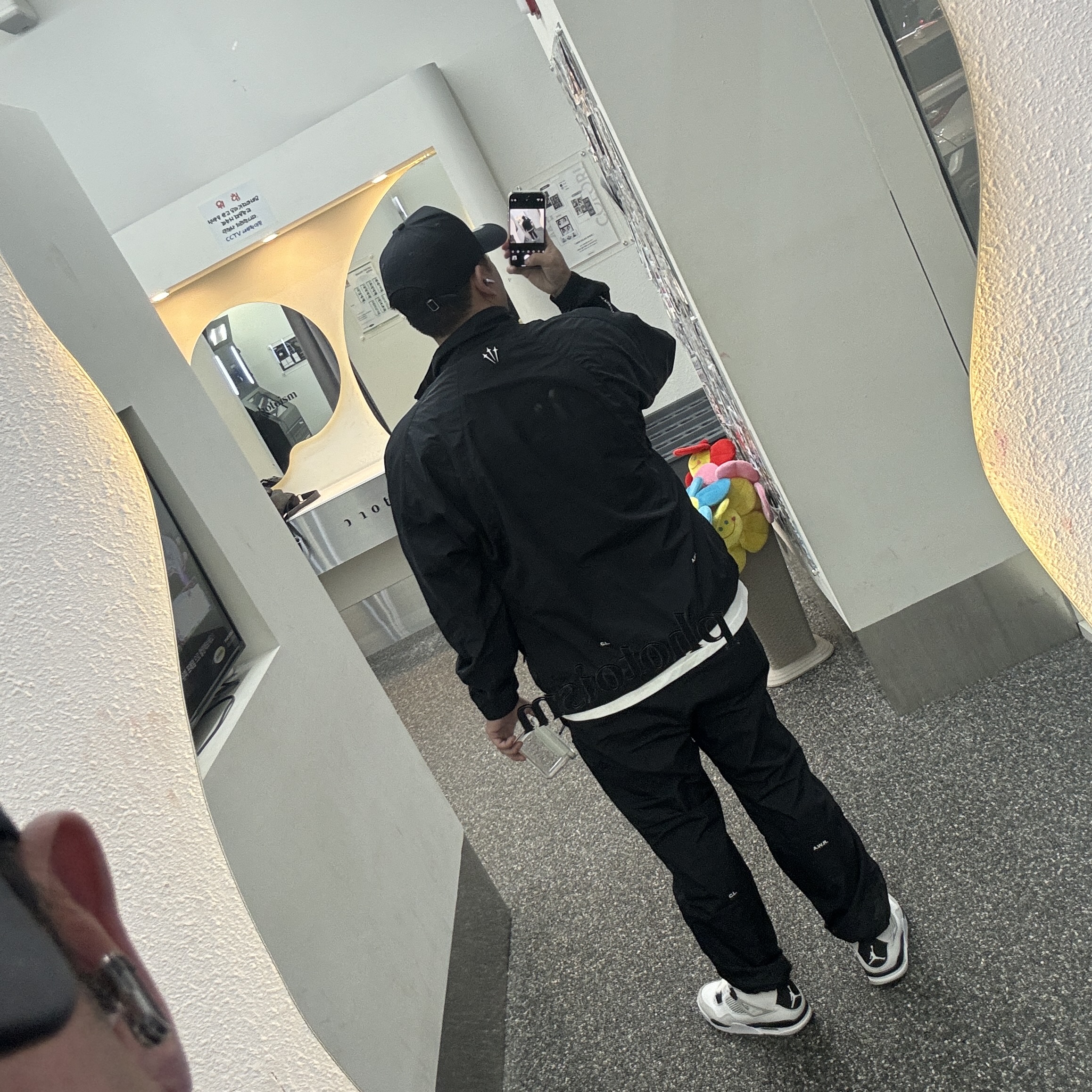 Nike x Drake Nocta Nylon Track Jacket Black (FN7666-010), Nike x Drake Nocta Woven Track Pants Black (FN7668-010) 착용 스타일 - 2