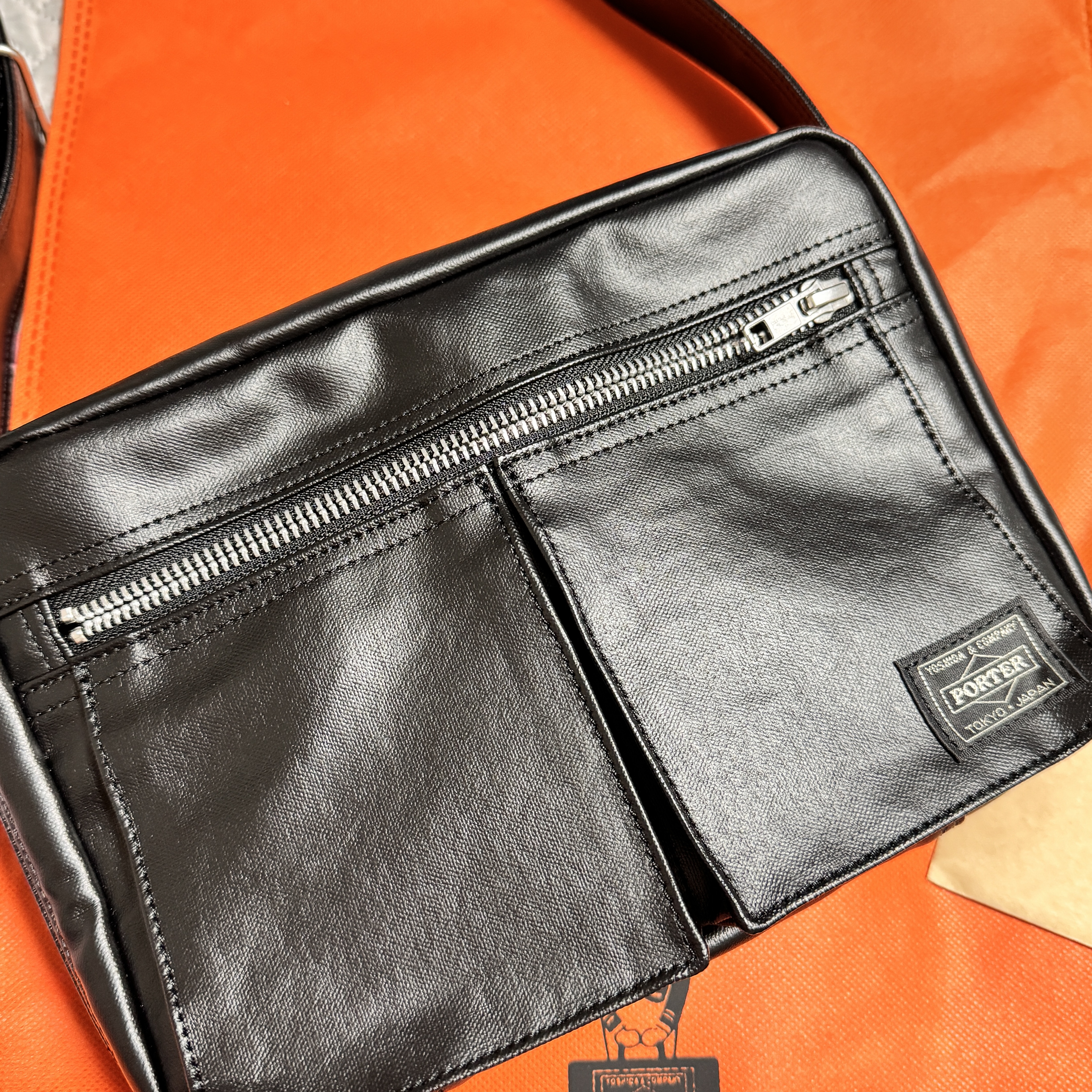 Porter Freestyle Shoulder Bag S Black 착용 스타일