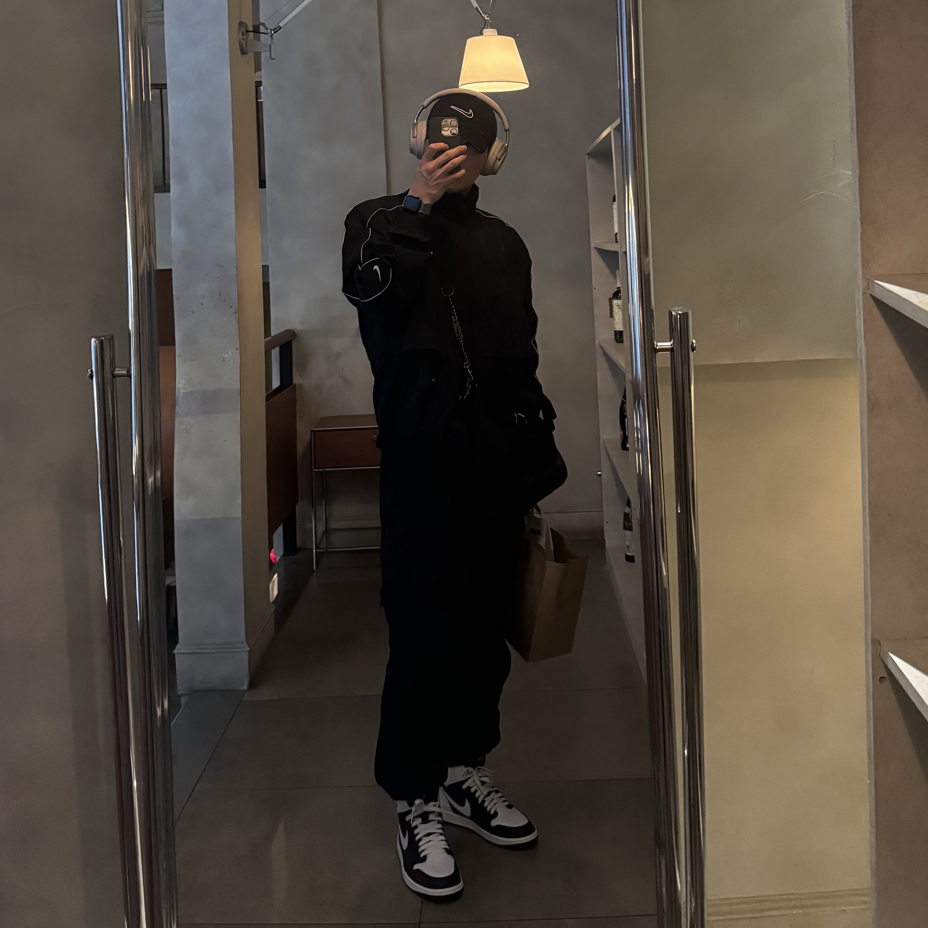 Nike ACG Smith Summit Cargo Pants Black - Asia, Nike Futura Luxe Tote Bag Black 착용 스타일