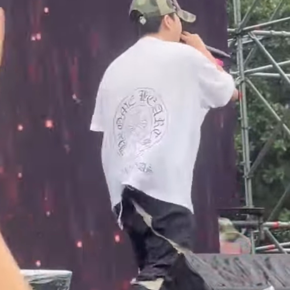 Chrome Hearts Horseshoe Logo T-Shirt White - Malibu Exclusive 착용 스타일 - 1