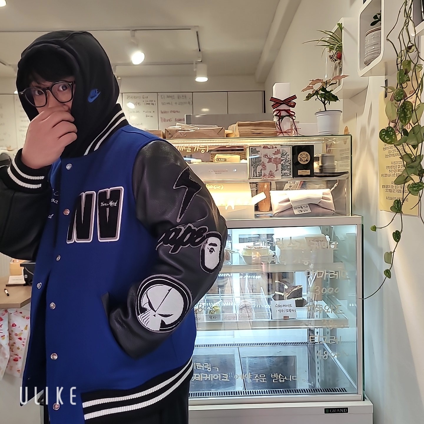 BAPE x Neighborhood Varsity Jacket Blue Black - Neighborhood Exclusive 착용 스타일 - 3