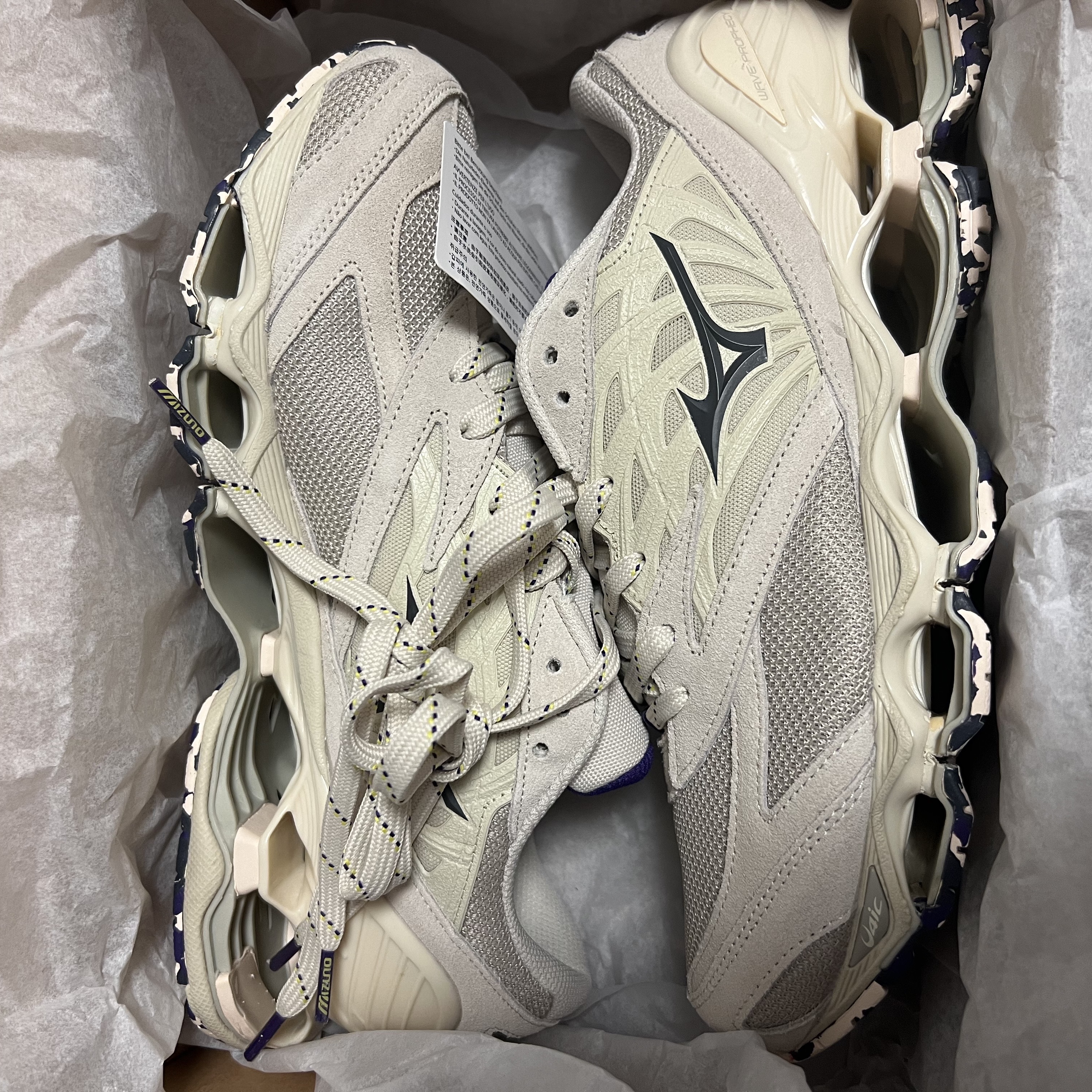 Mizuno Wave Prophecy LS Summer Sand Dark Shadow Pale Lime Yellow 착용 스타일 - 3