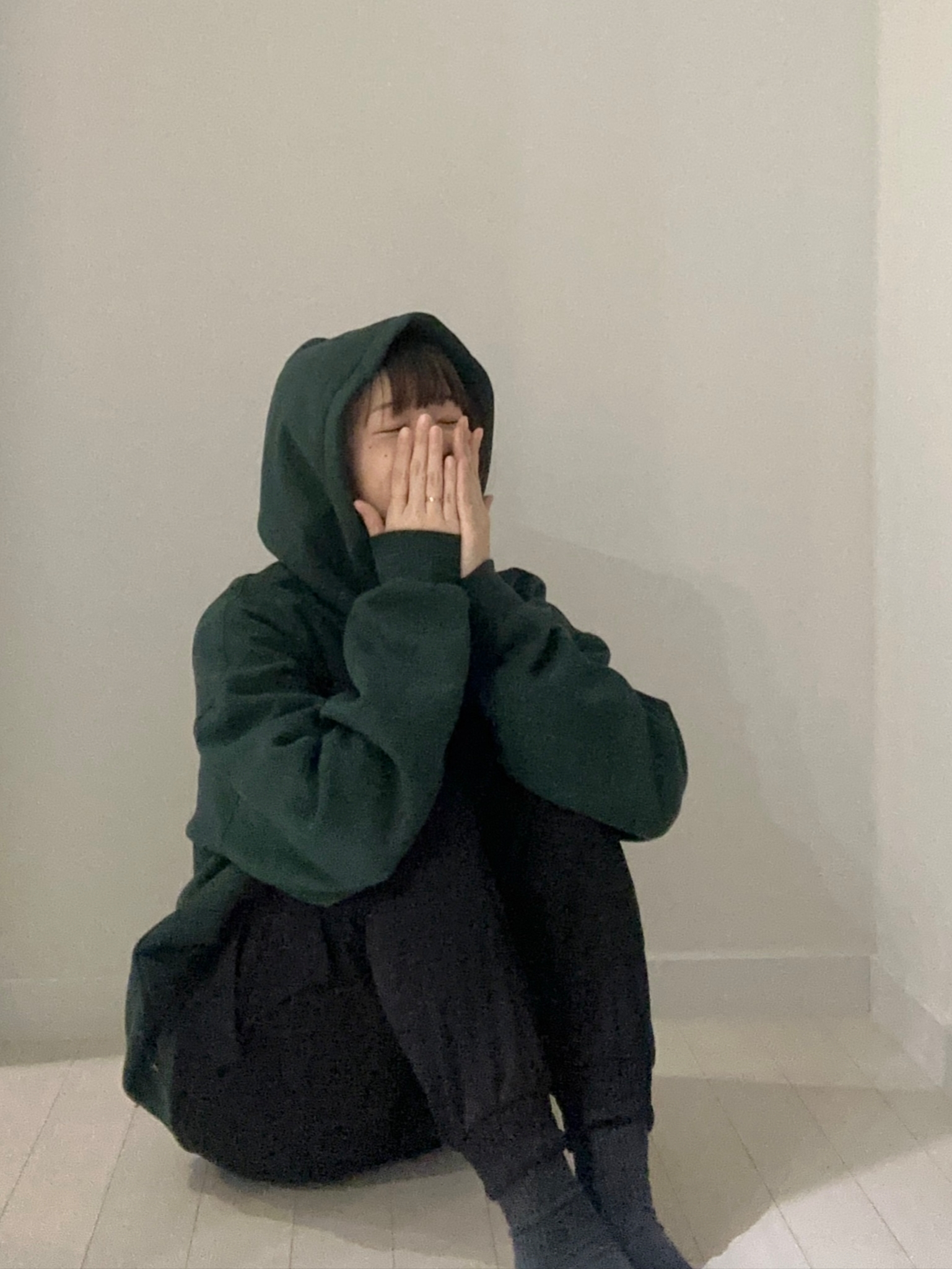 IAB Studio Hoodie Deep Green 착용 스타일 - 1