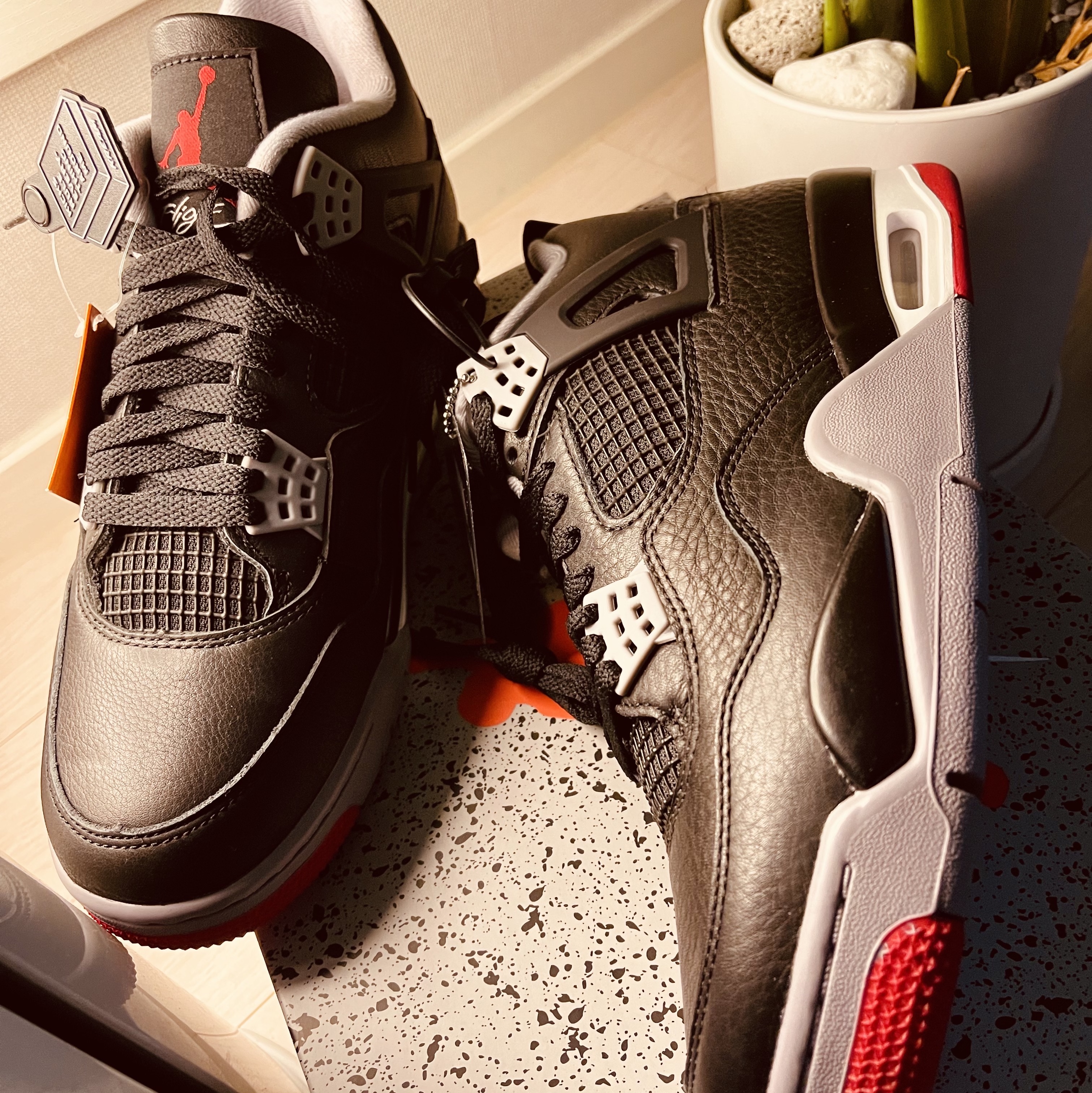 Jordan 4 Retro Bred Reimagined, Jordan 3 Retro Craft Ivory 착용 스타일 - 1