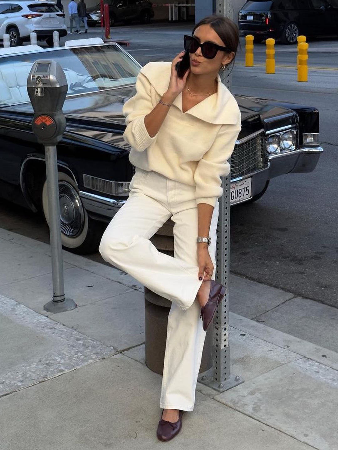 (W) Miu Miu Denim Pants White, (W) Matin Kim Big Pocket Vintage Cargo Denim Pants White 착용 스타일 - 2