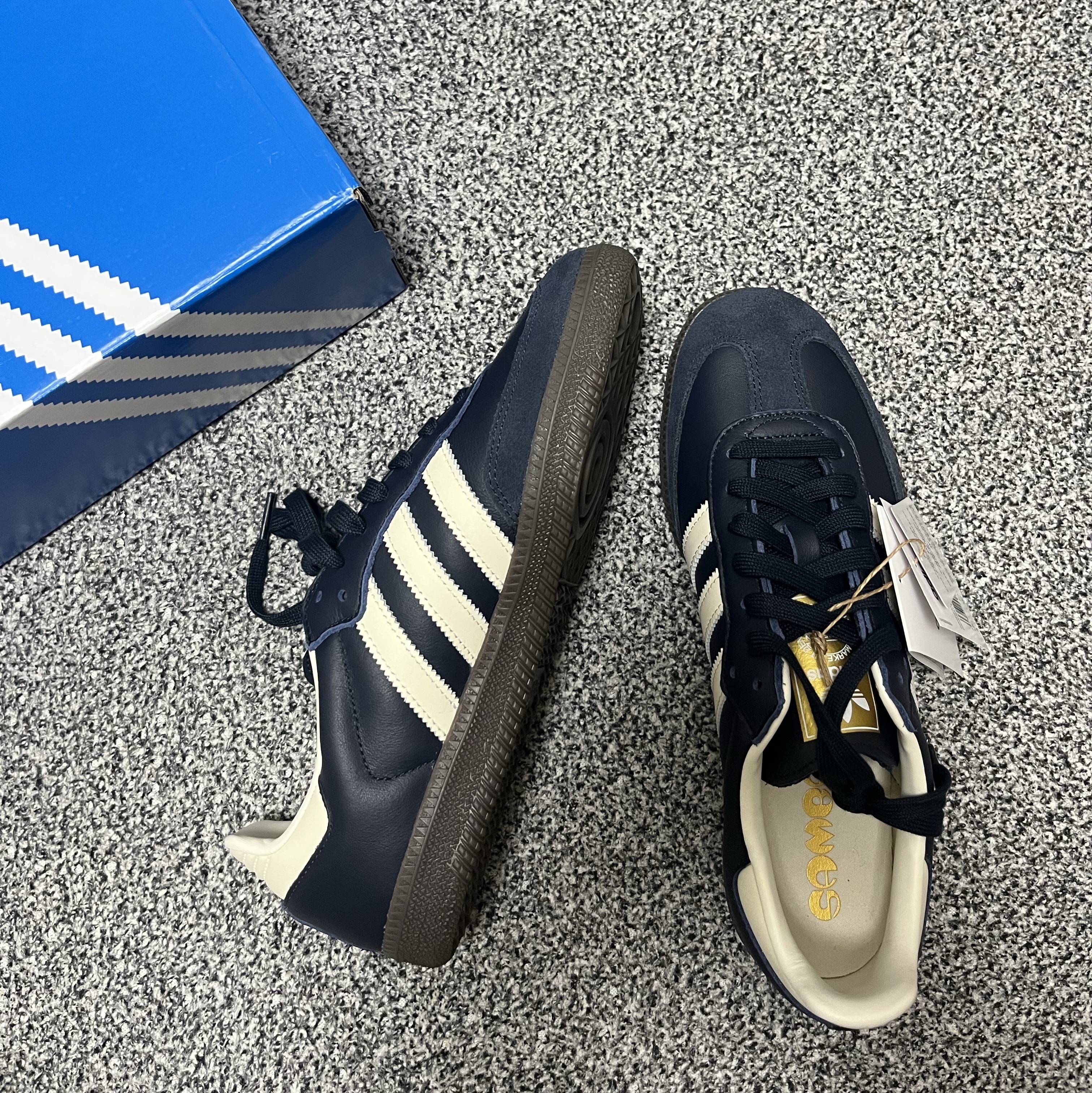 Adidas Samba OG Night Navy Cream White 착용 스타일 - 2