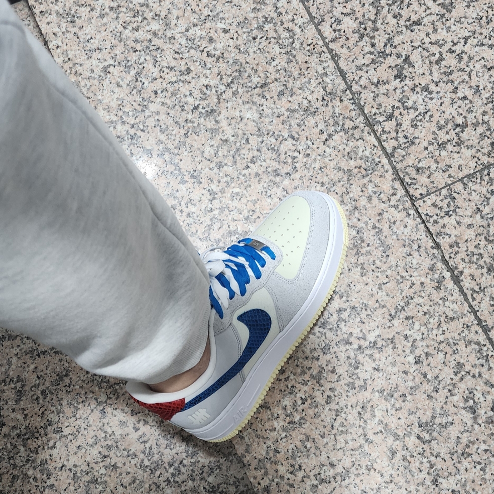 Nike x Undefeated Air Force 1 Low SP 5 On It 착용 스타일 - 2