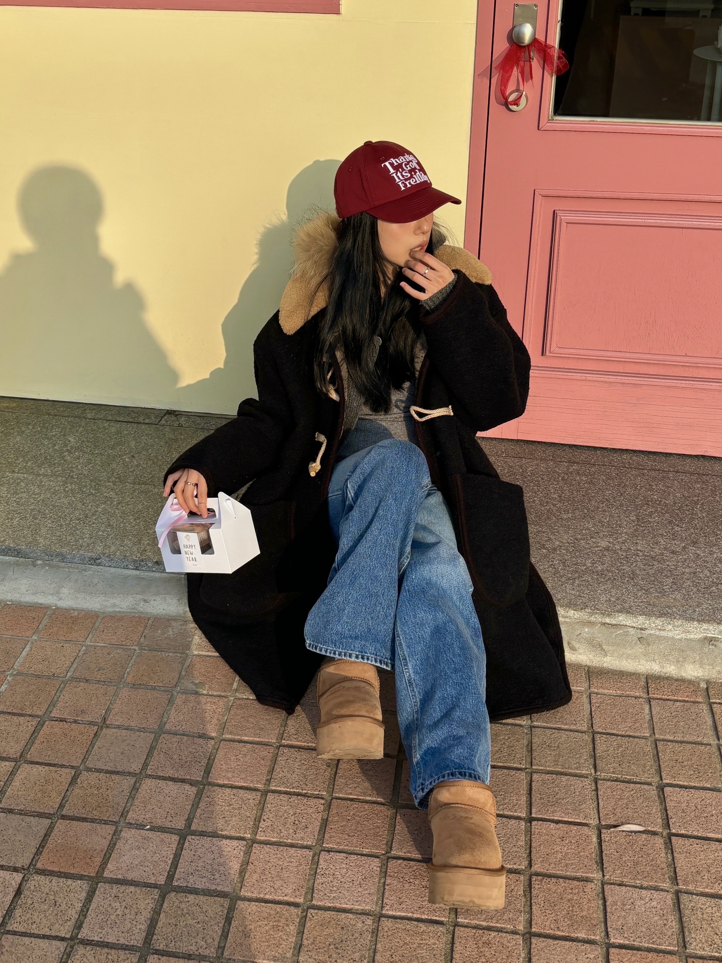 (W) UGG Classic Ultra Mini Platform Boots Chestnut 착용 스타일 - 2