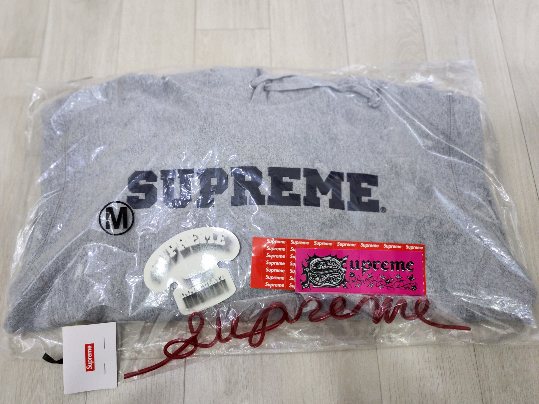 Supreme Collegiate Hooded Sweatshirt Heather Grey - 24SS 착용 스타일