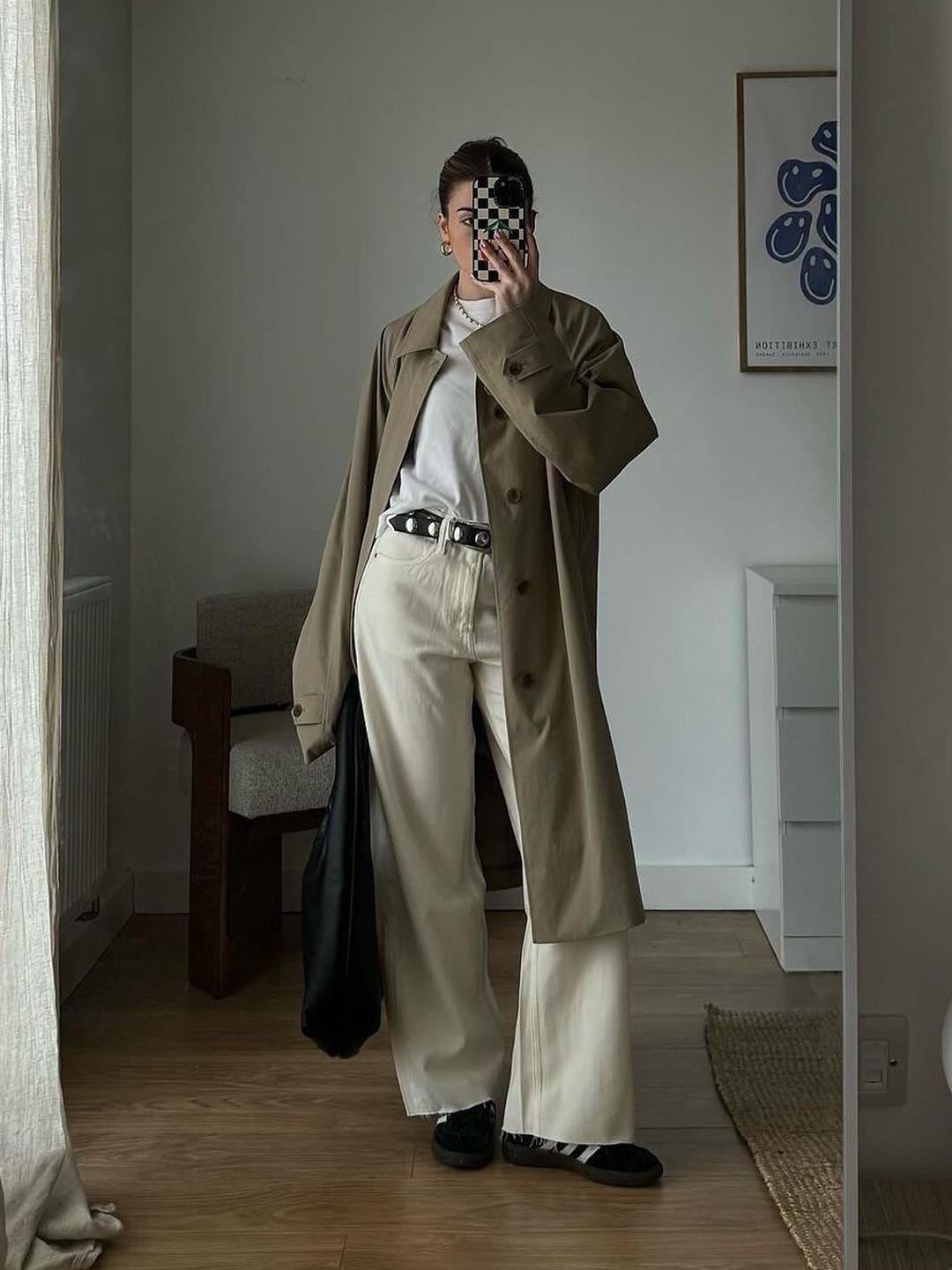 (W) Miu Miu Denim Pants White, (W) Matin Kim Big Pocket Vintage Cargo Denim Pants White 착용 스타일 - 5
