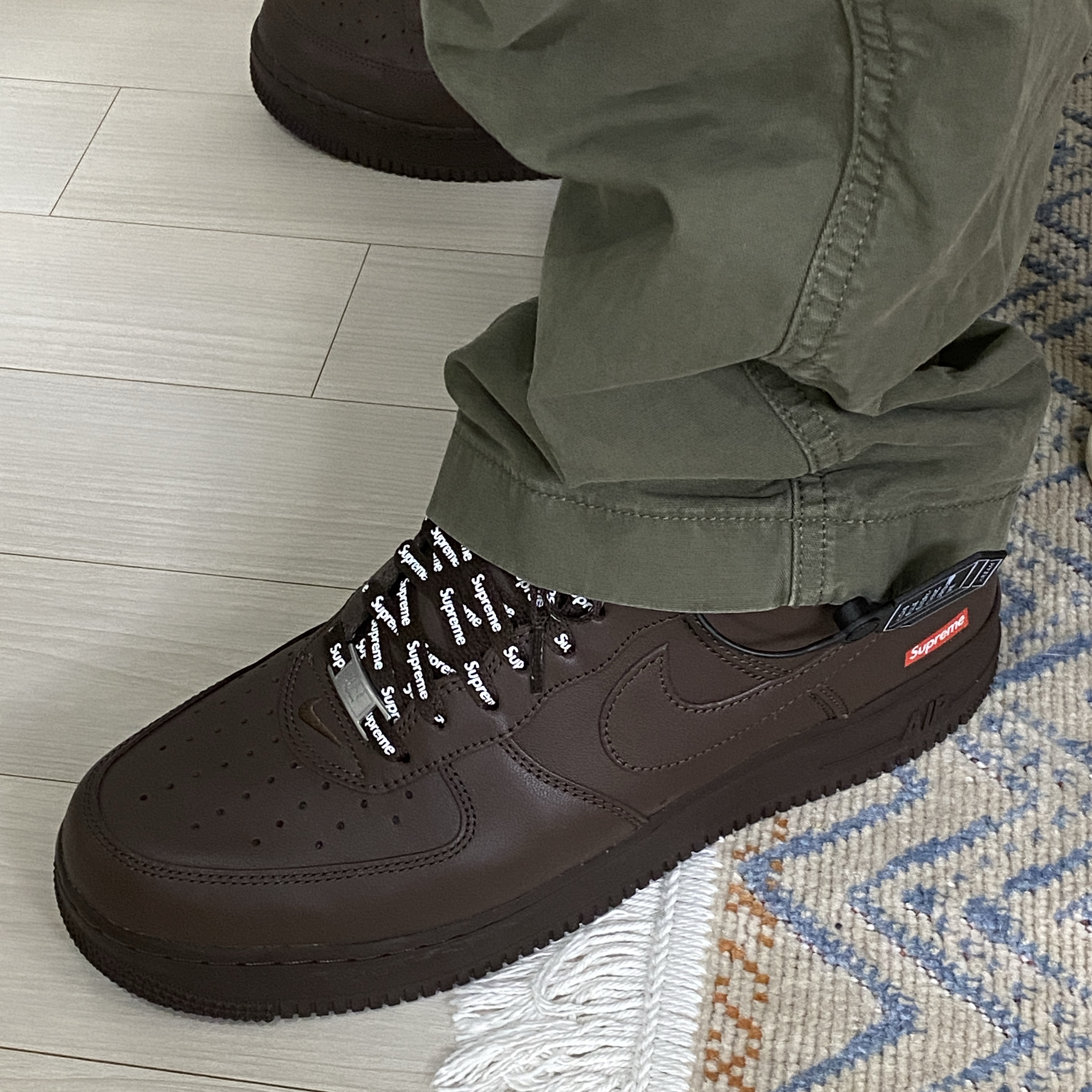 Nike x Supreme Air Force 1 Low Baroque Brown 착용 스타일
