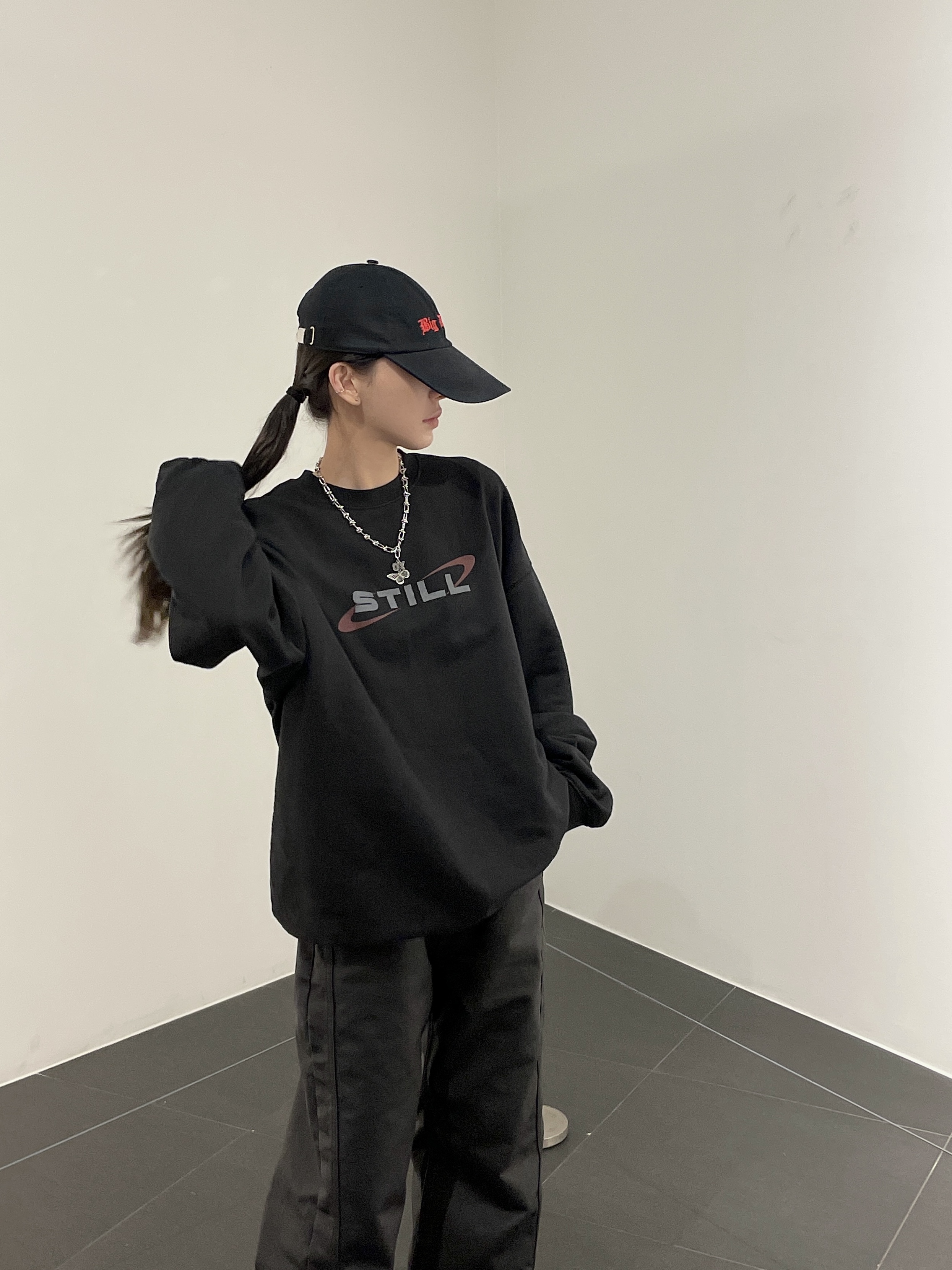 (W) Balenciaga Tyrex Sneakers Black White 착용 스타일 - 2