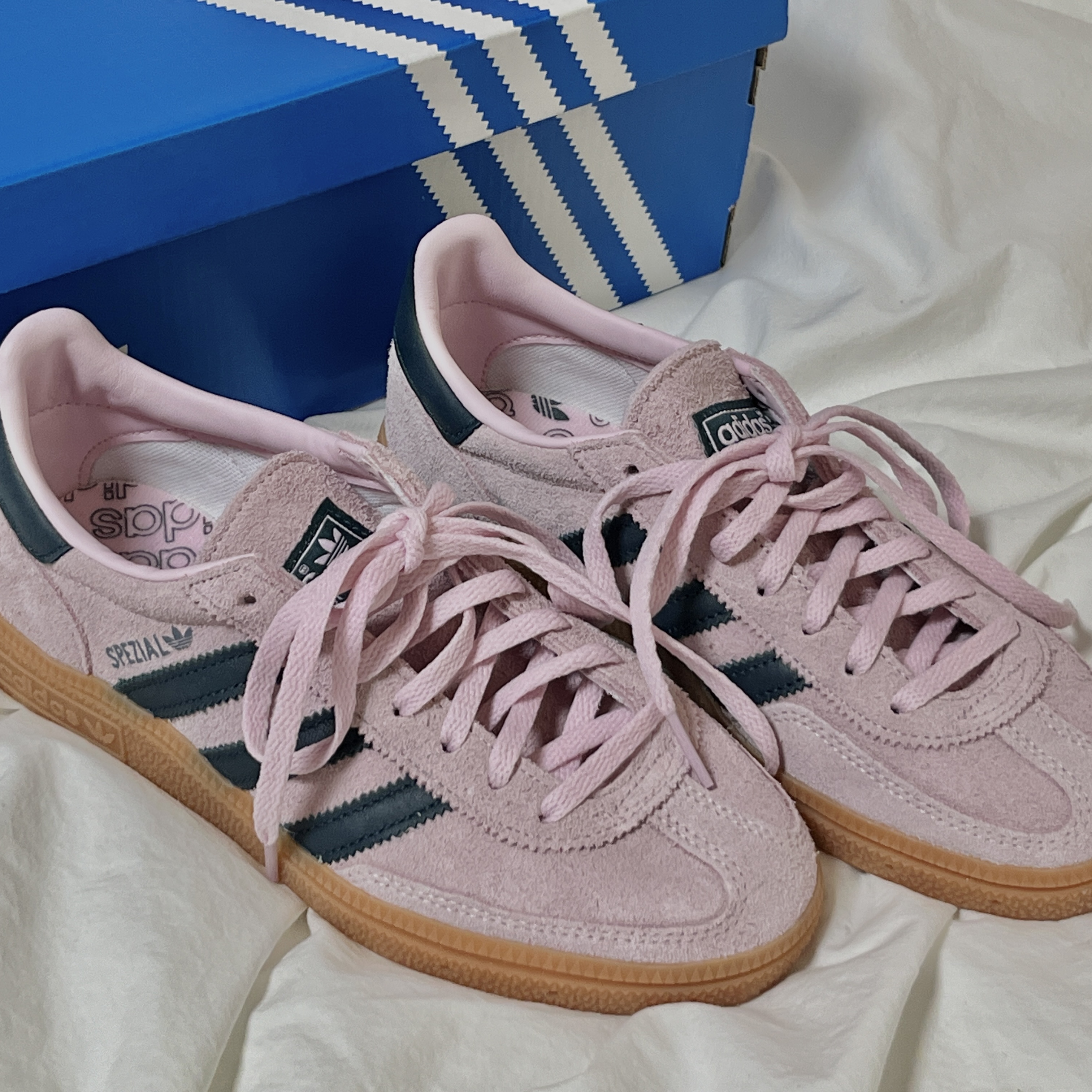 (W) Adidas Spezial Handball Clear Pink 착용 스타일 - 1