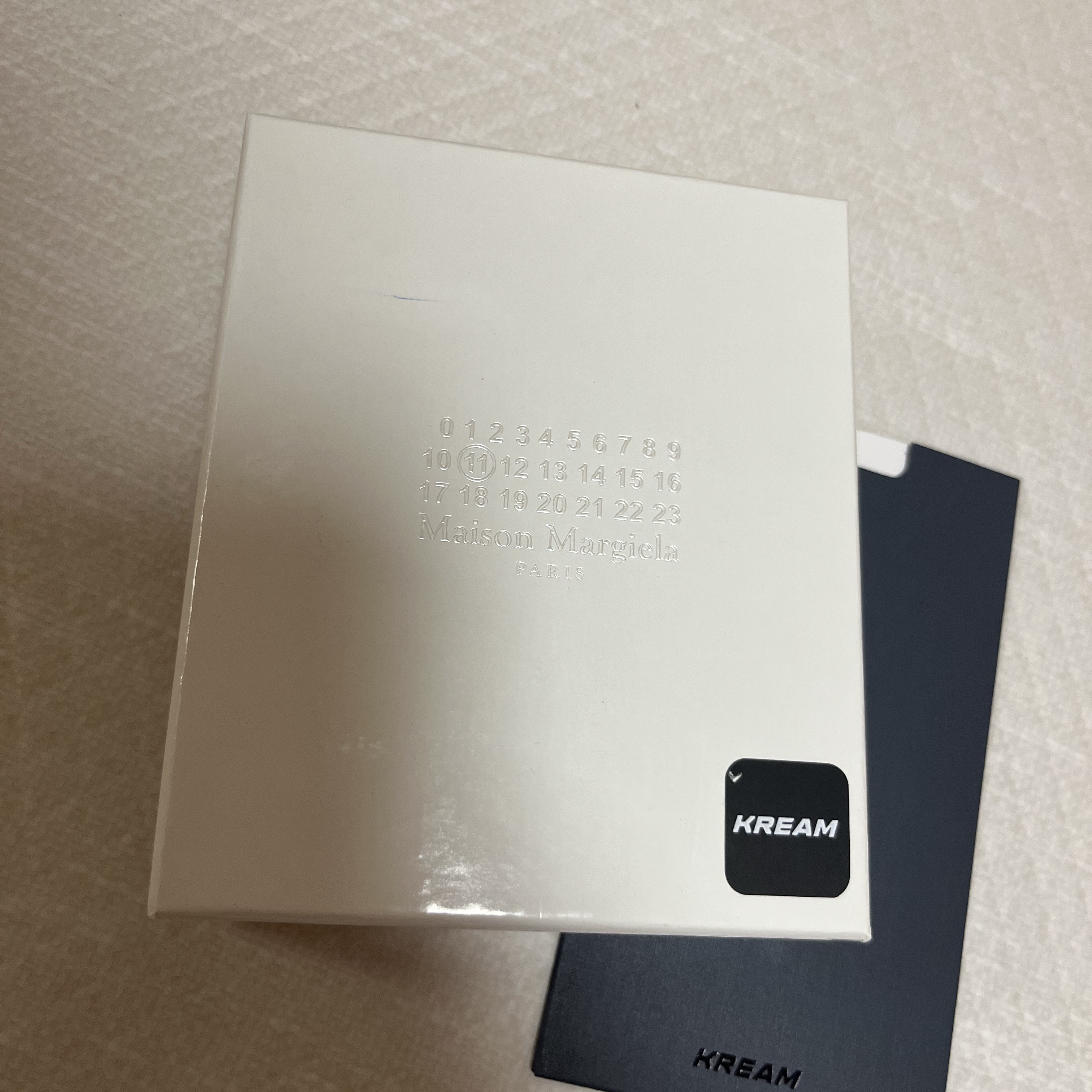 Maison Margiela Stitch Card Holder Black 착용 스타일 - 1